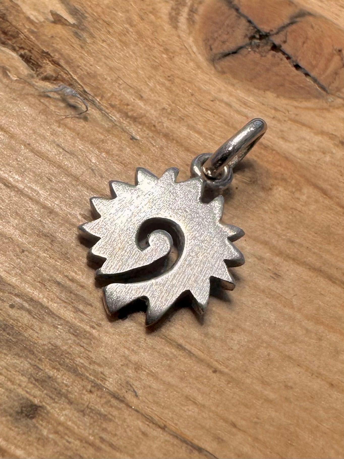 Vintage Swirl Circle 925 Silver Pendant