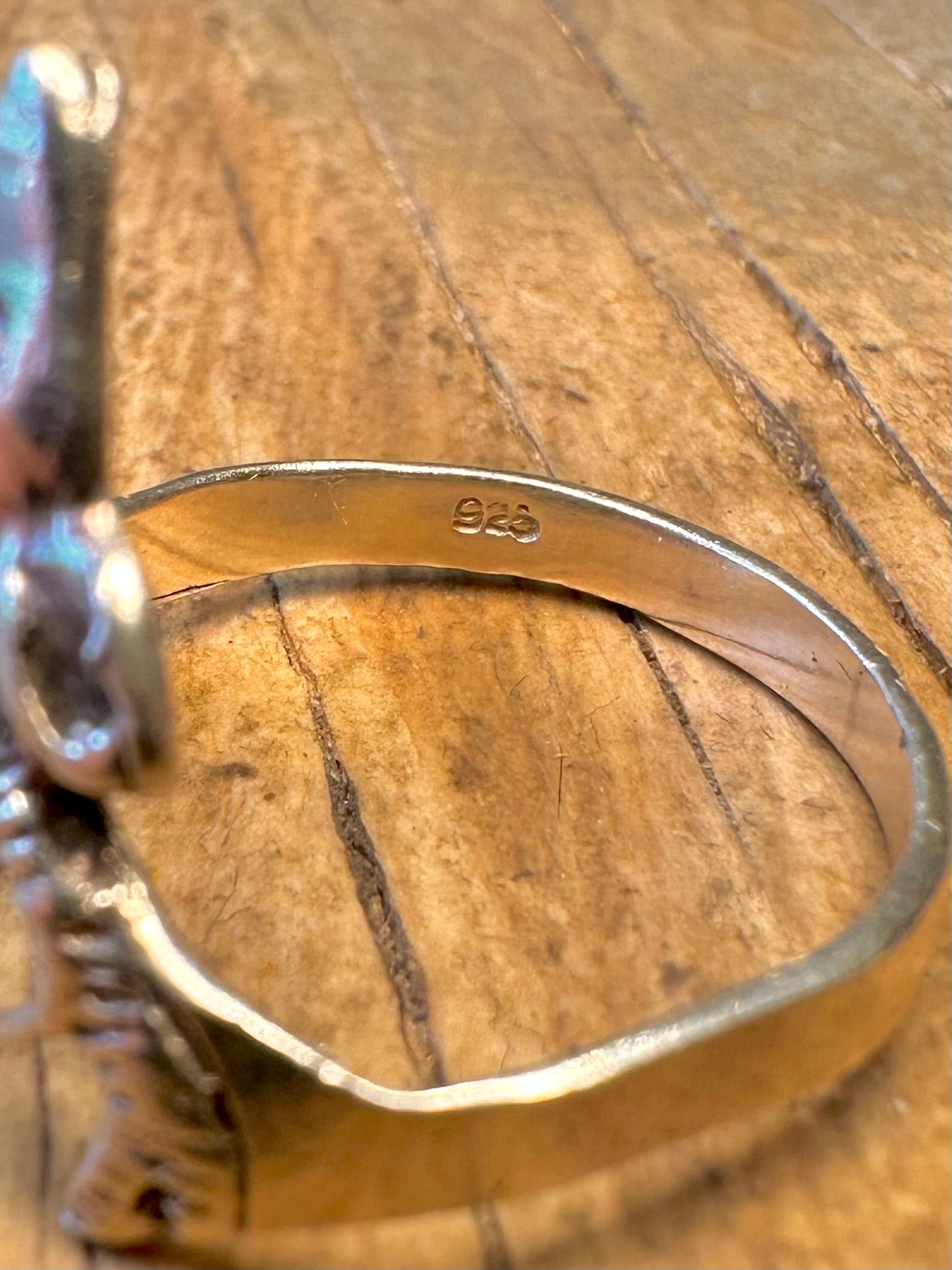 Ring mit gehörntem Hirschkopf aus 925er Sterlingsilber, Größe Q