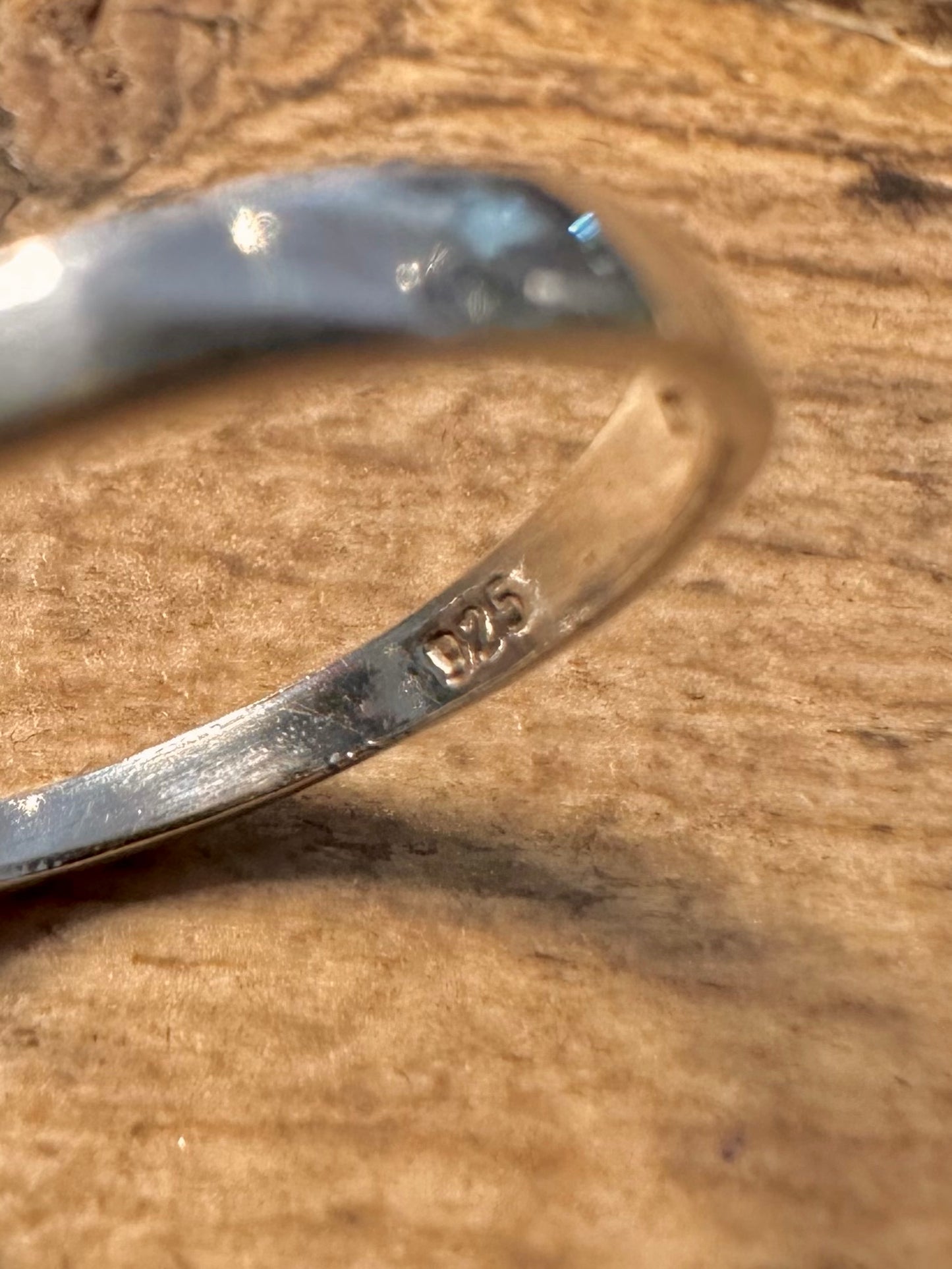 Abstract Gap Wave 925 Silver Size L Ring