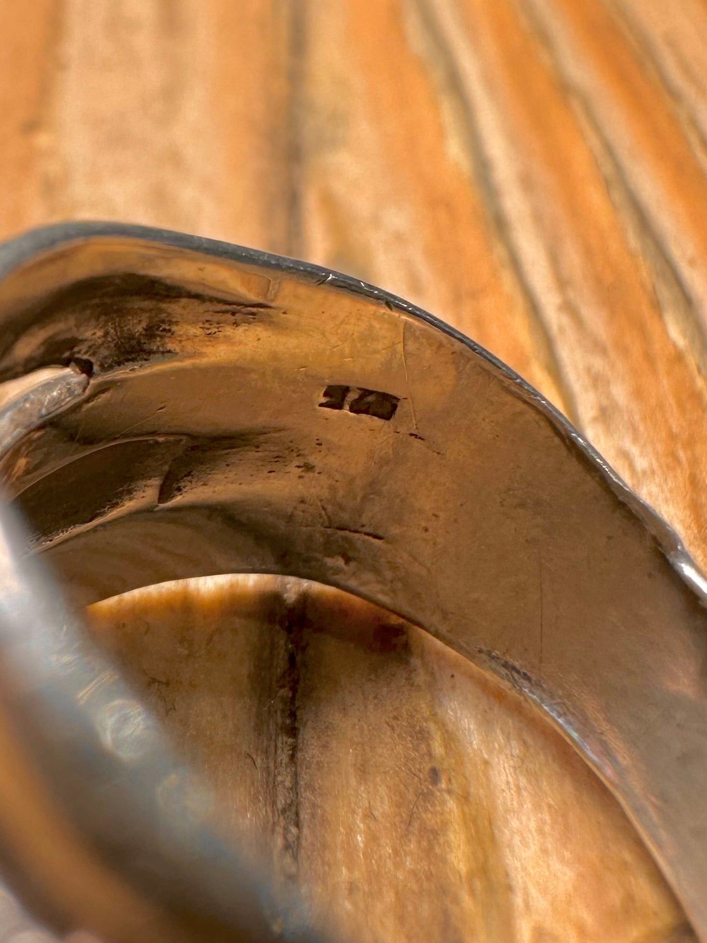Modernistischer gewellter Ring aus 925er Sterlingsilber, Größe L1/2