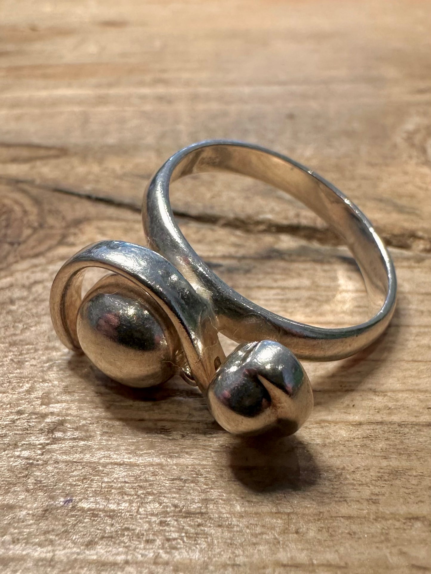 Abstract Swinging Ball 925 Silver Size S Ring
