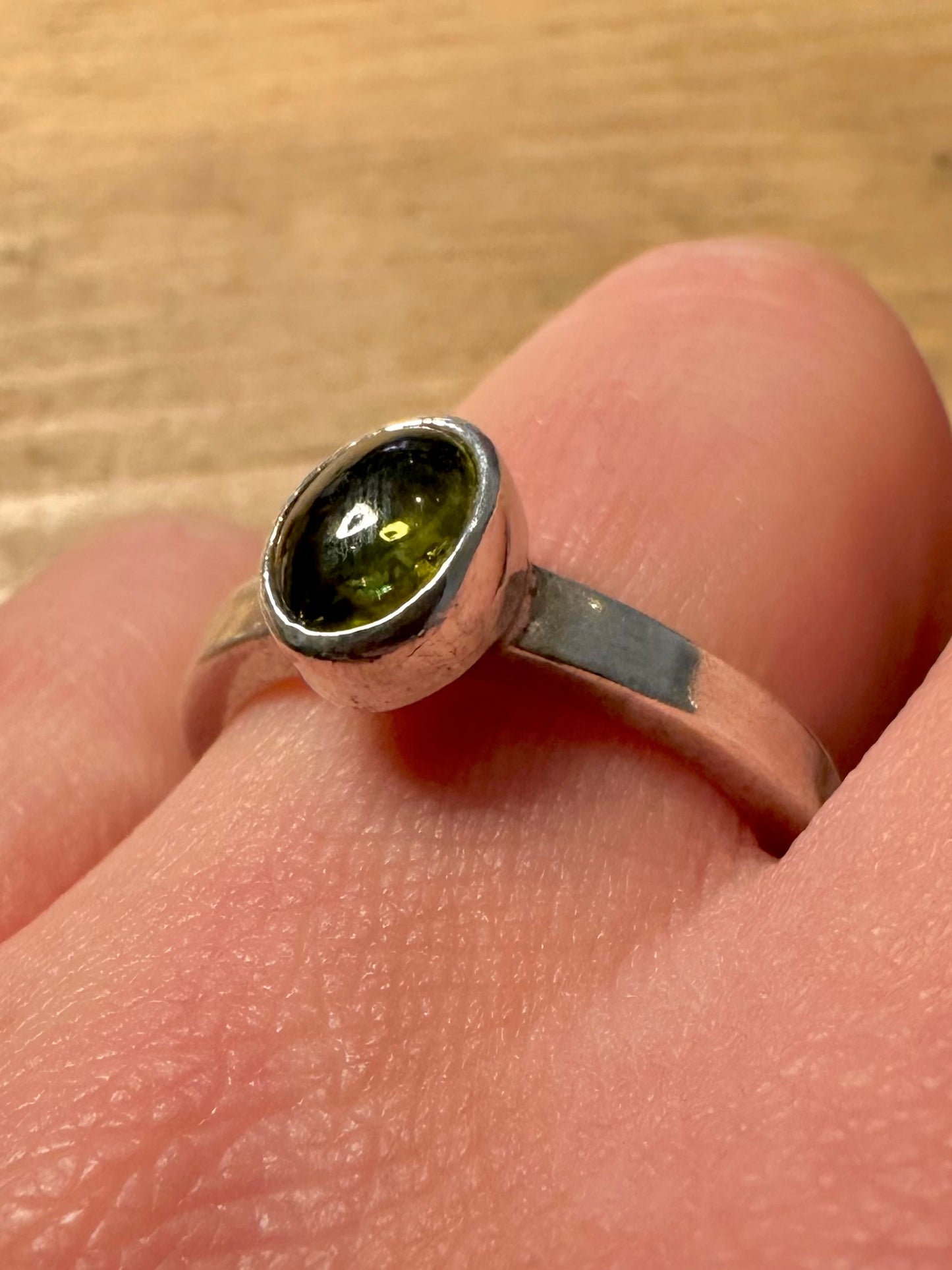 Modernist Green Stone 925 Silver Size T Ring
