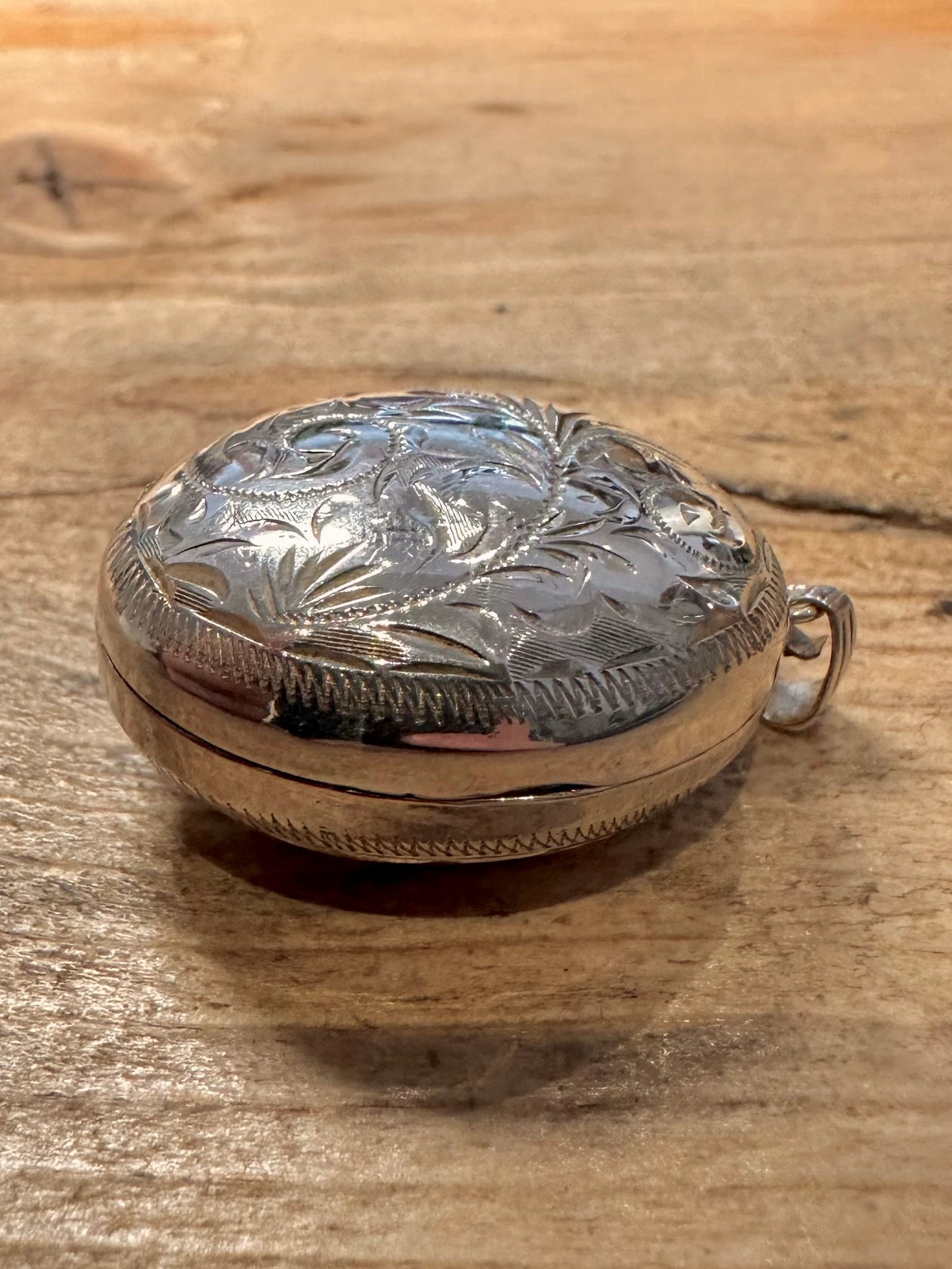 Vintage 1976 Chunky Engraved Locket 925 Silver Pendant