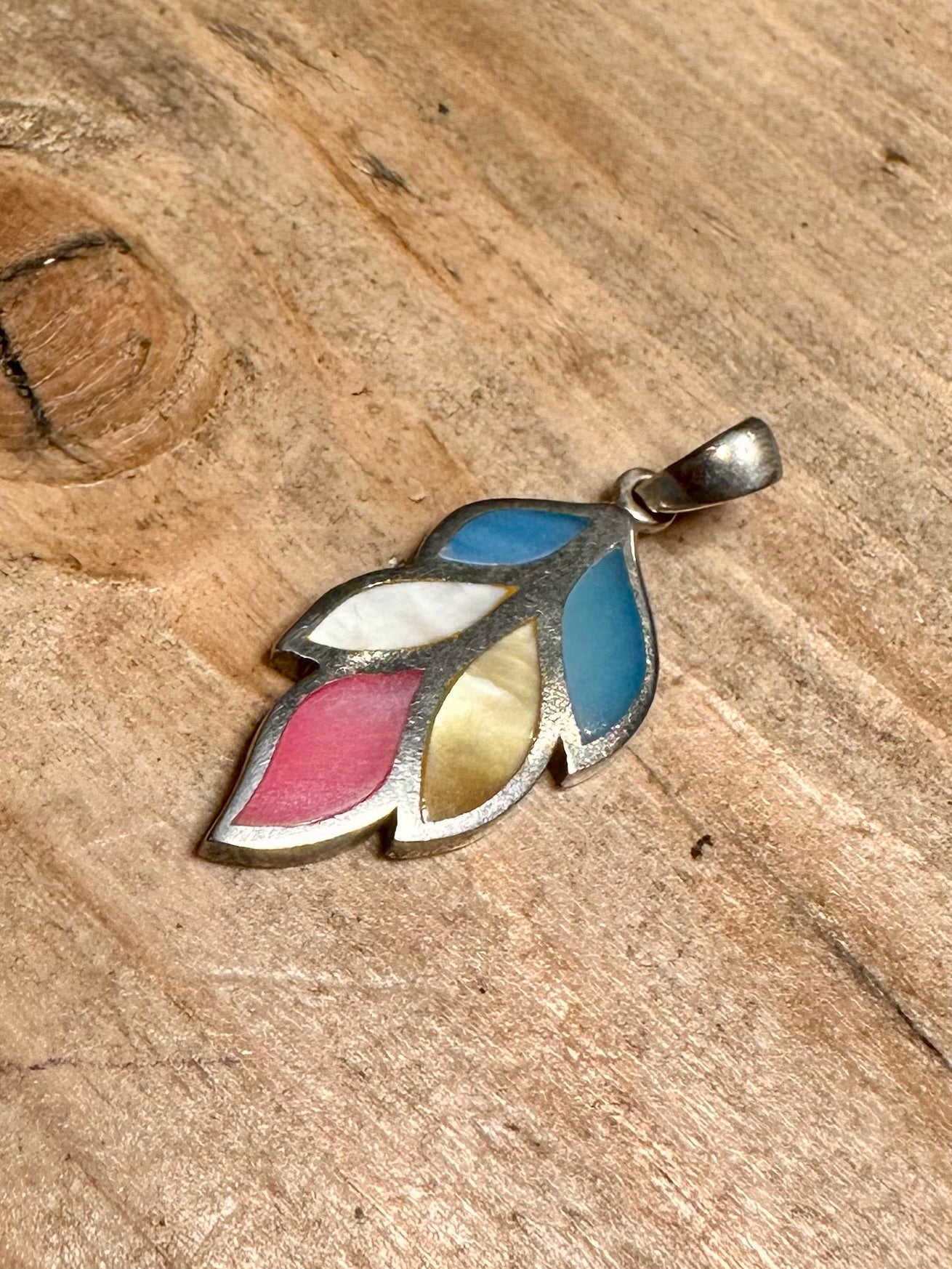 Modern Coloured Mother of Pearl Leaf 925 Silver Pendant