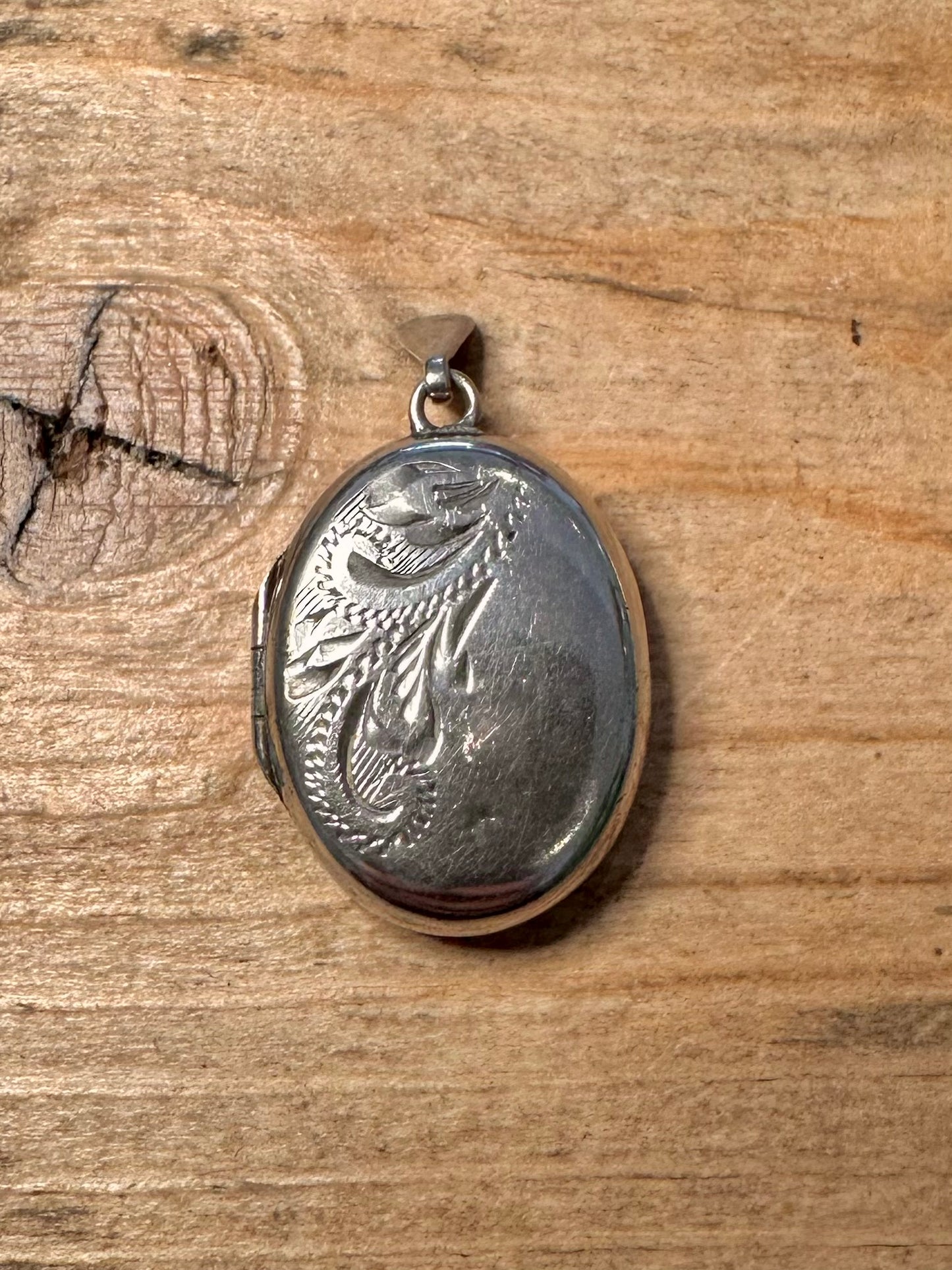 Vintage 1978 Oval Engraved Locket 935 Silver Pendant