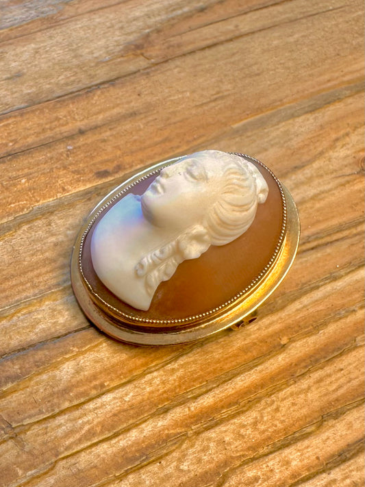 9ct Gold 1963 Cameo High Relief Maker E.J.CY&Co Brooch