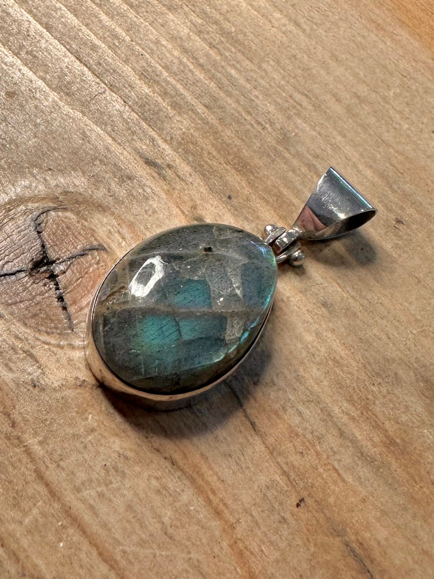 Vintage Oval Labradorite 925 Silver Pendant