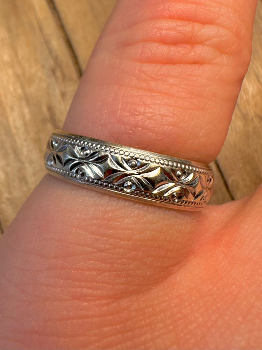 Modern 2015 9ct White Gold Textured Band Size O Ring