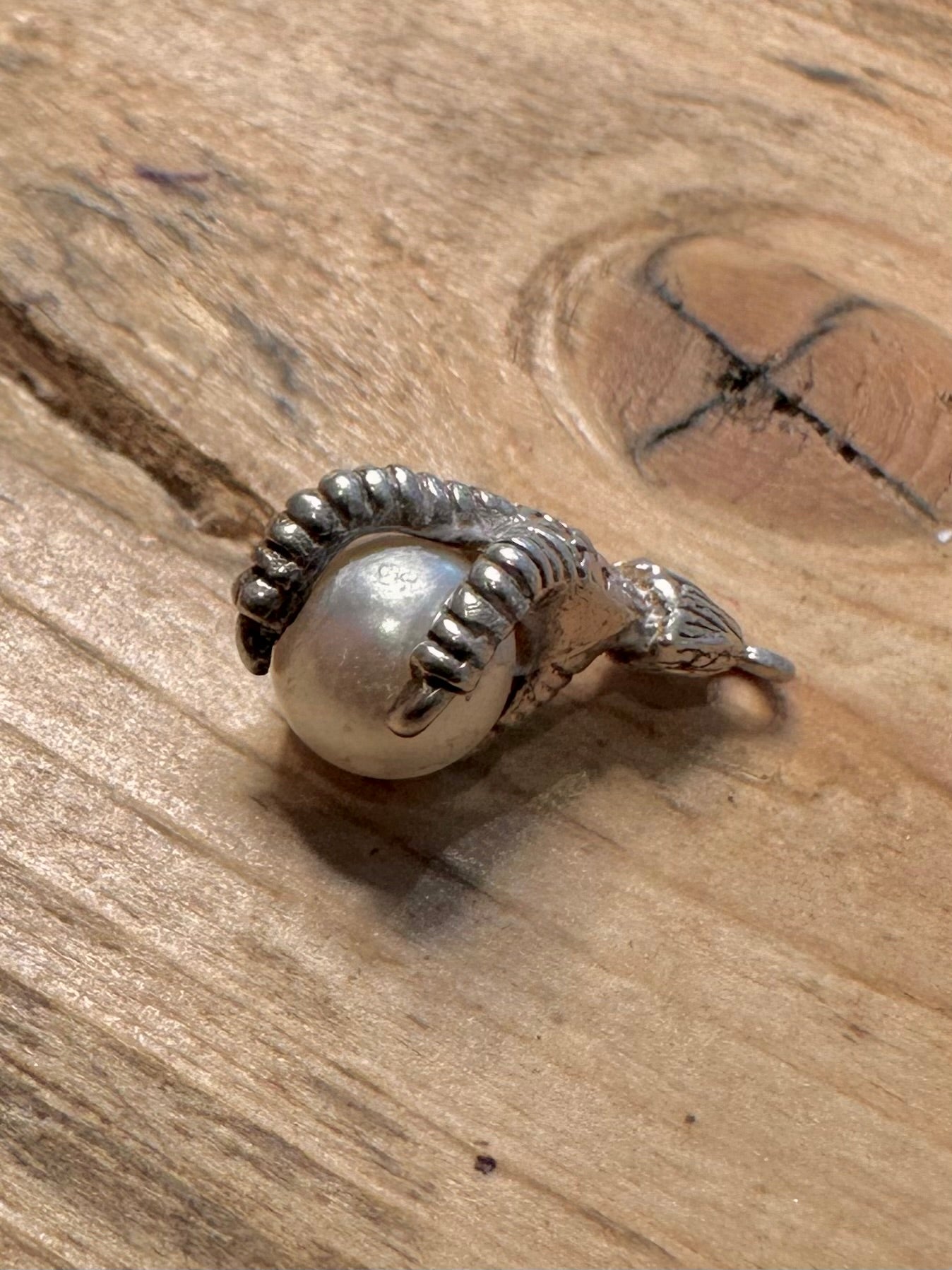 Vintage Claw and Pearl Style Ball 925 Silver Pendant