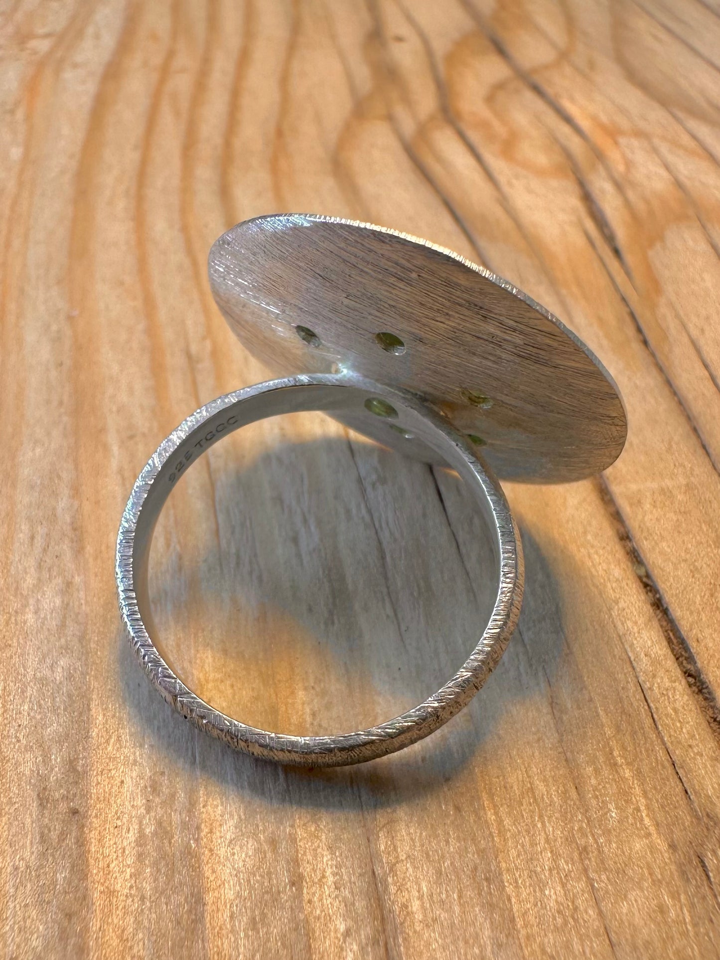 Abstract Textured Green Stones 925 Silver Size T1/2 Ring