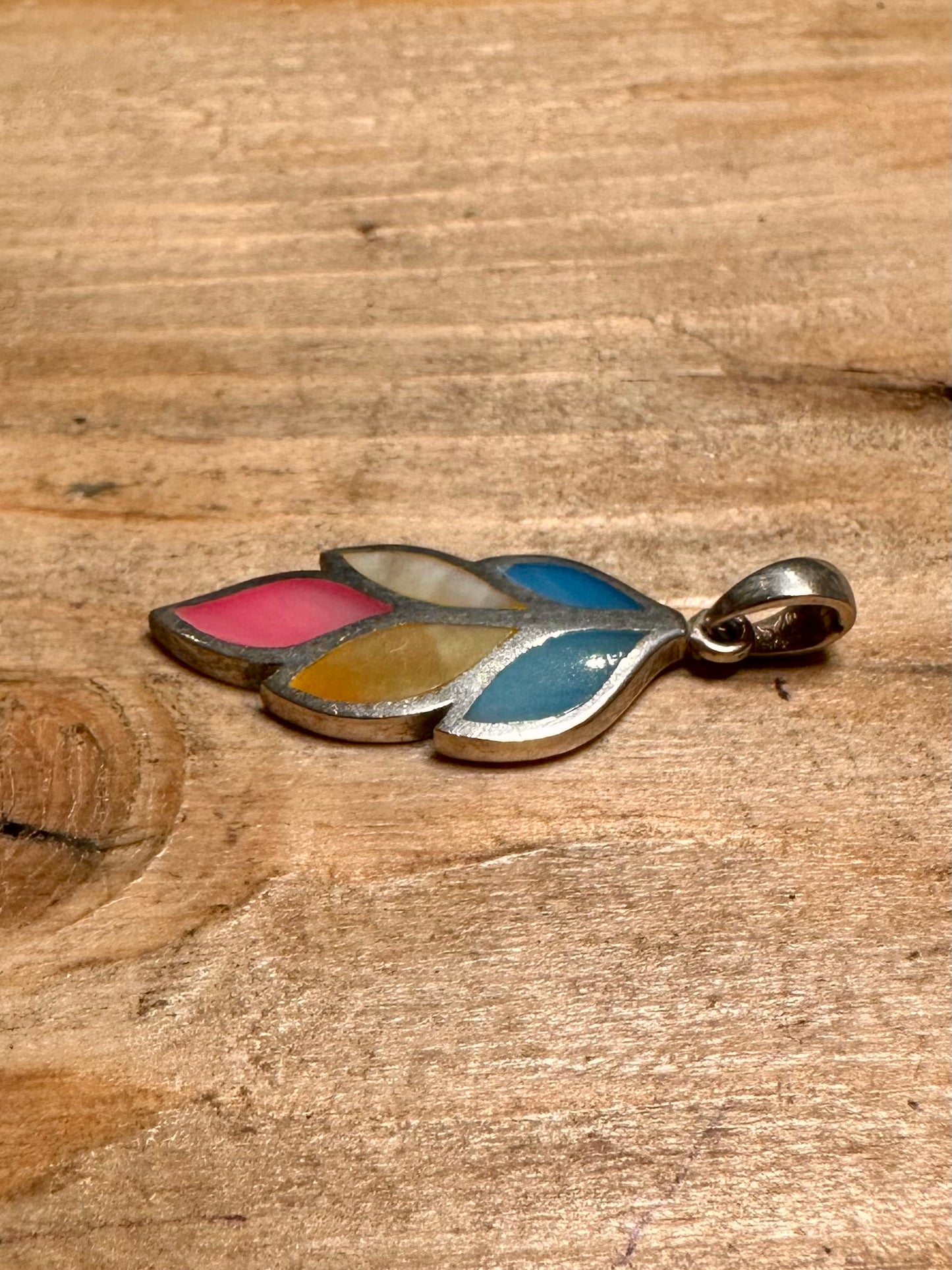 Modern Coloured Mother of Pearl Leaf 925 Silver Pendant