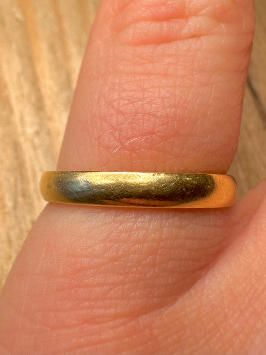 Vintage 18ct Gold Band Size N1/2 Ring