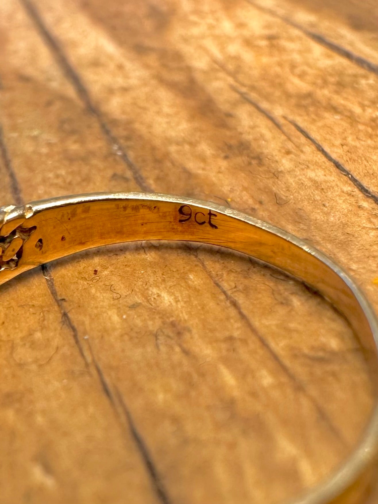 9ct Gold Small Keepers Size G Ring