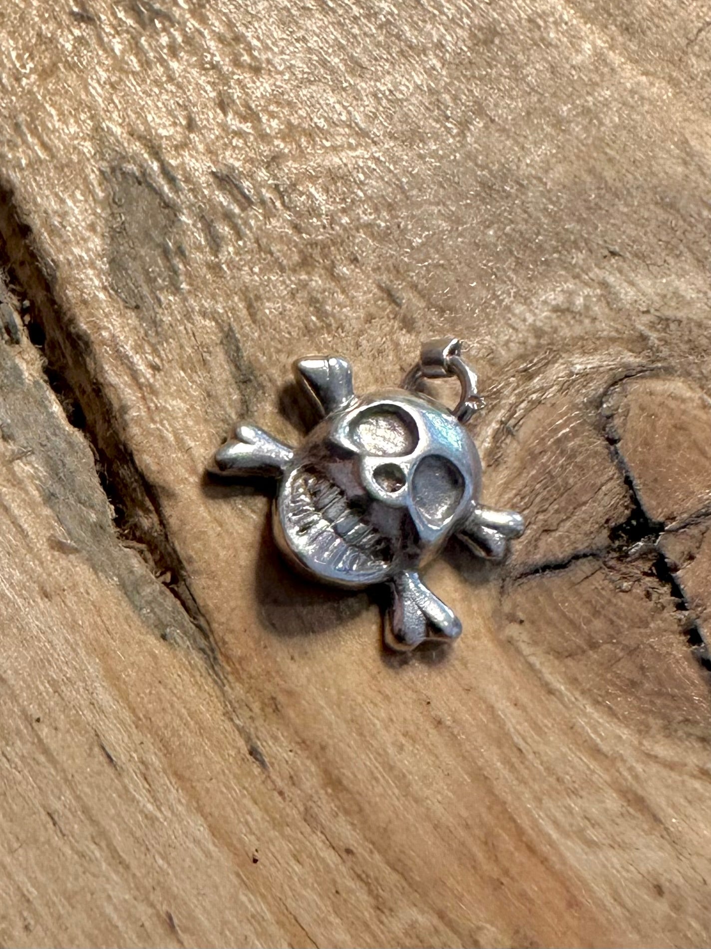 Vintage Skull and Crossbones 925 Silver Charm Pendant