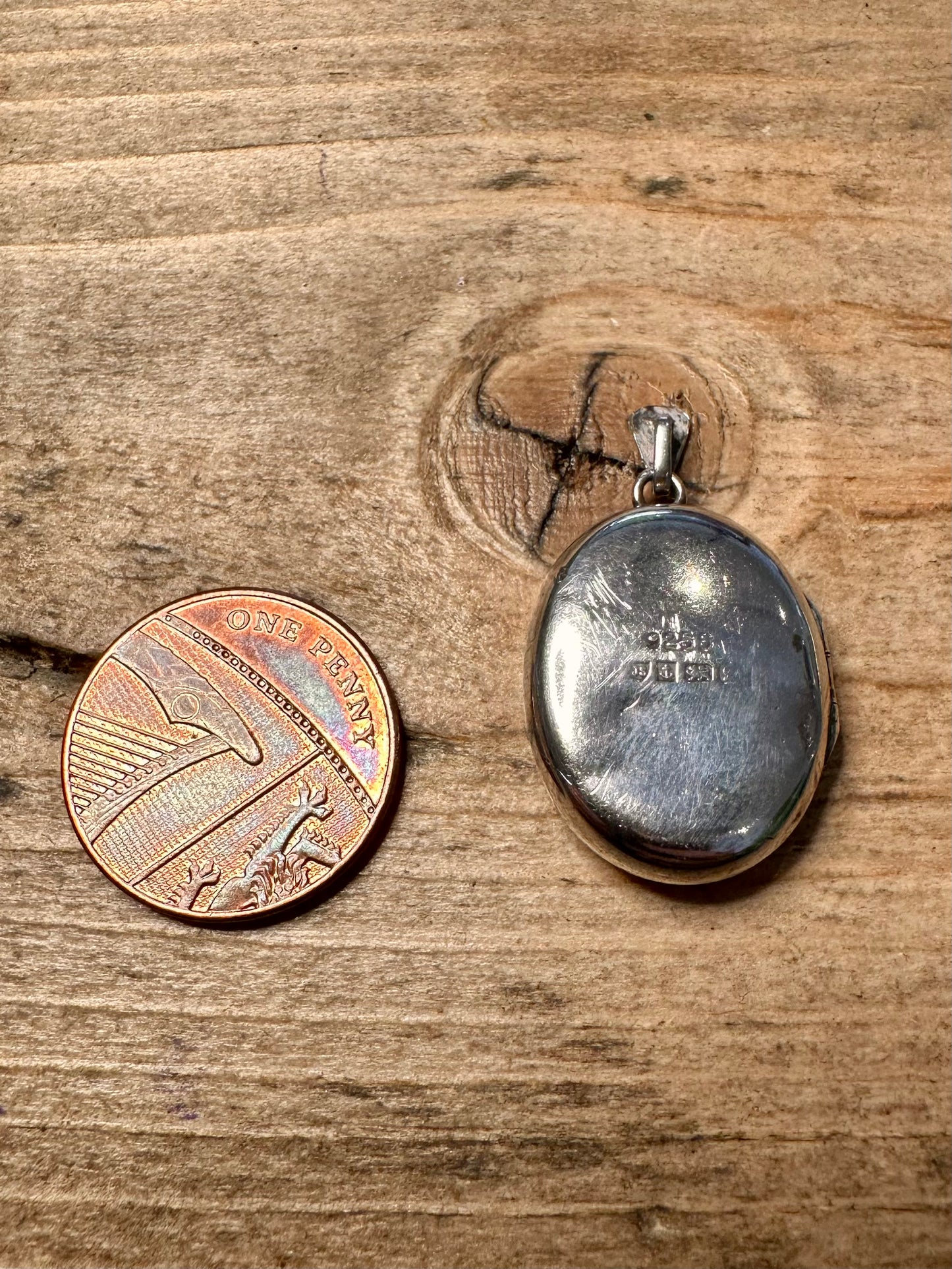 Vintage 1978 Oval Engraved Locket 935 Silver Pendant