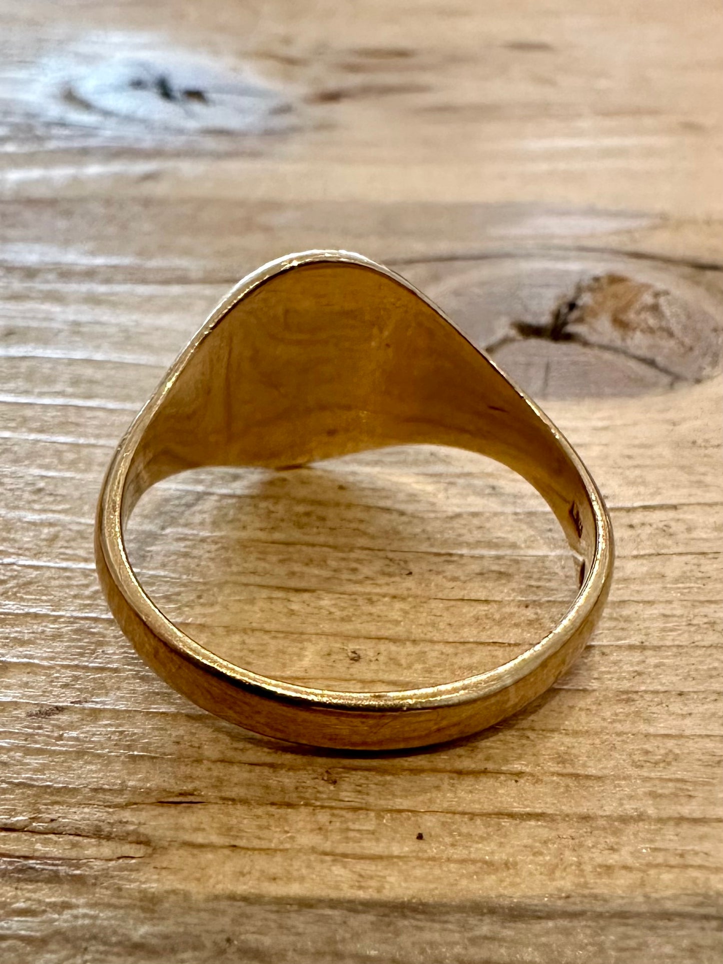 Vintage Engraved Signet 9ct Gold Hallmarked Size W Ring