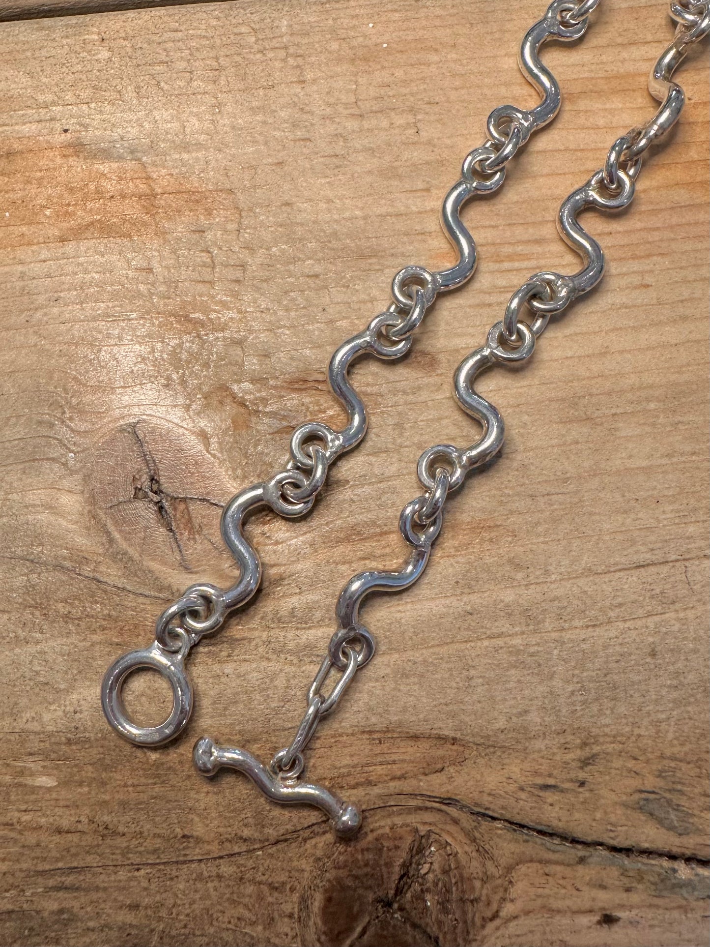 Abstract Wavy T Bar Clasp 925 Silver 17 inch Necklace