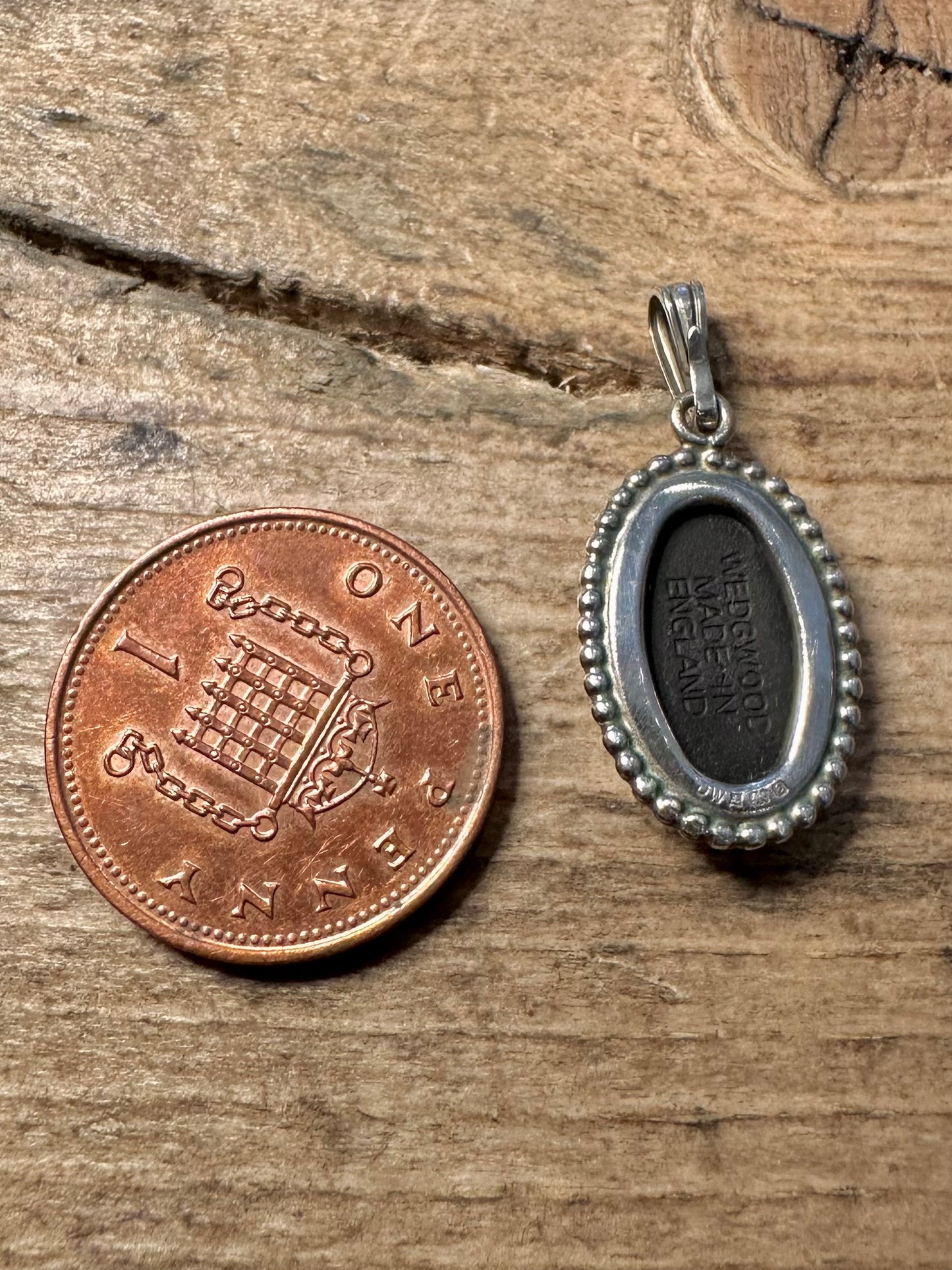 Vintage 1979 Oval Black Wedgwood 925 Silver Made in England Pendant