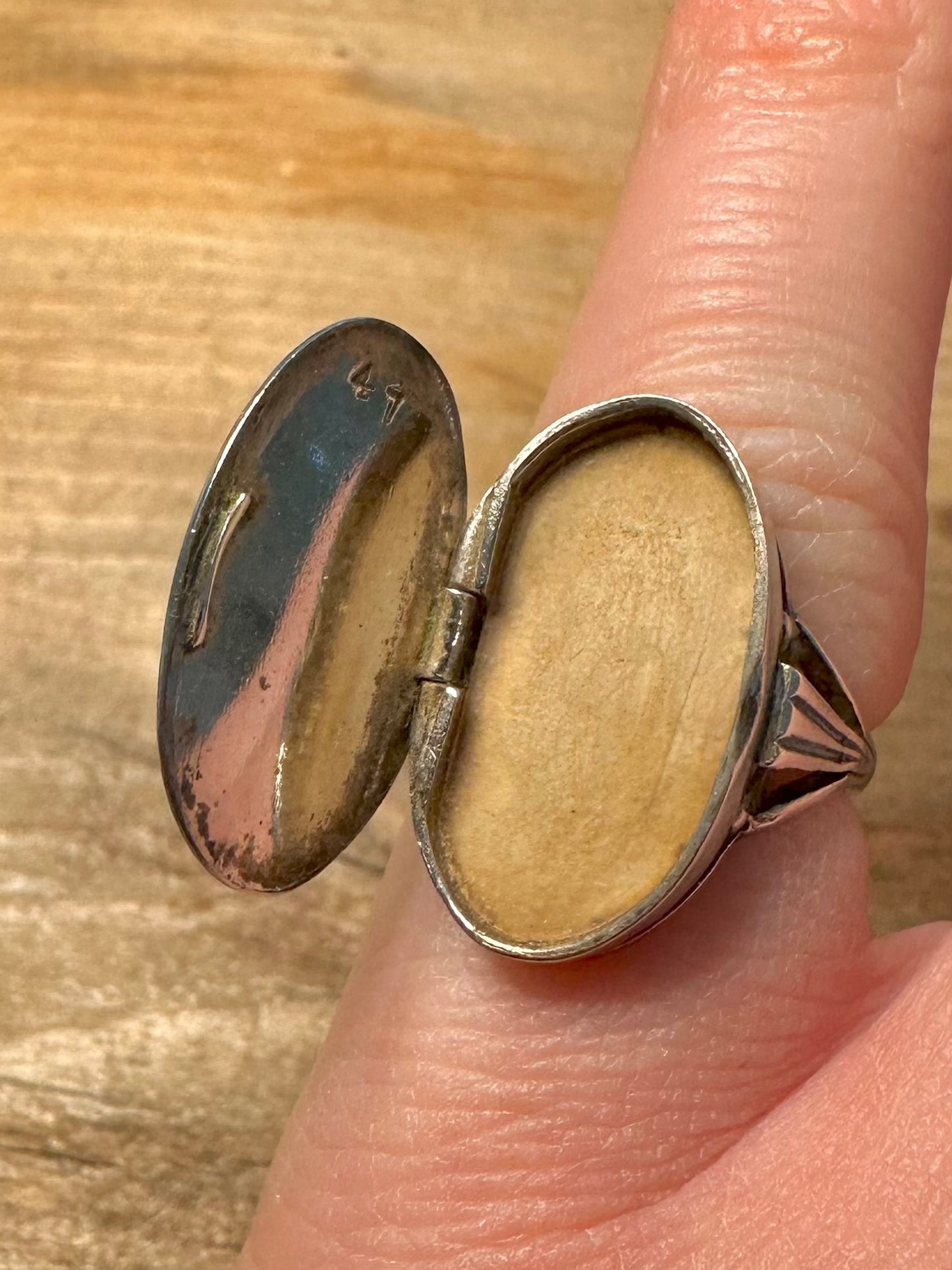 Vintage 1971 Engraved Locket 925 Silver Size I Ring