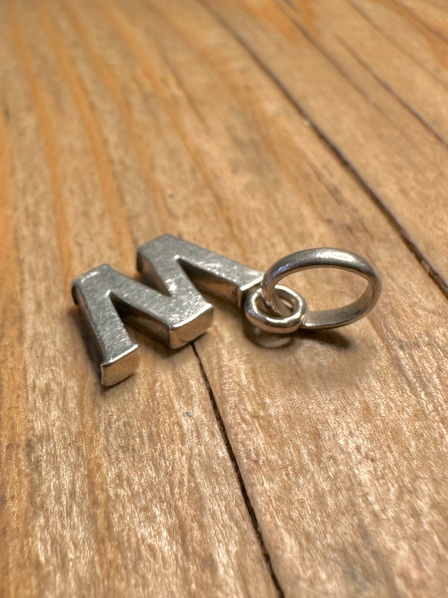 Modern 2007 Links of London W Letter 925 Sterling Silver Pendant