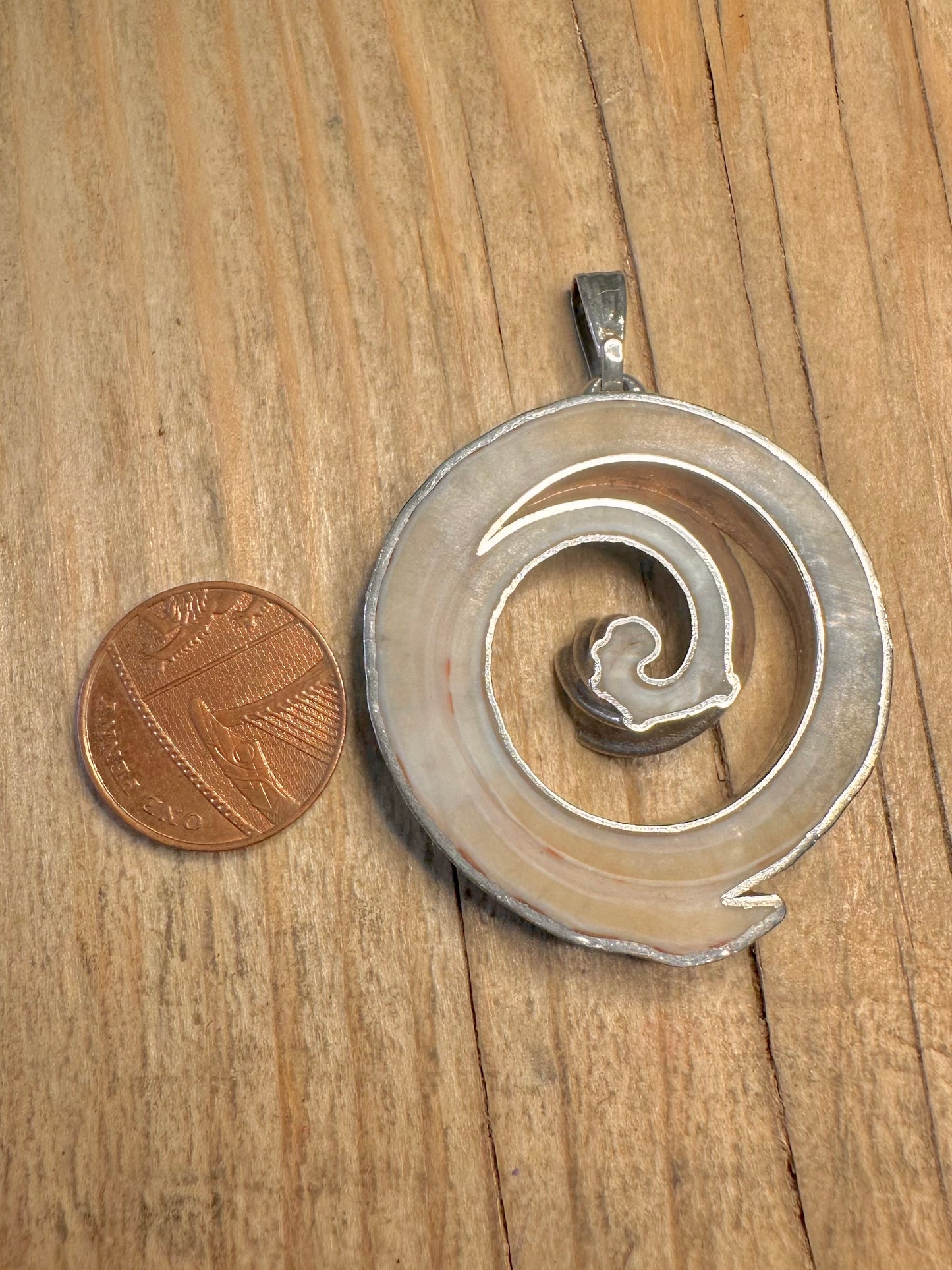 Abstract Carved Seashell Circle 925 Sterling Silver Pendant