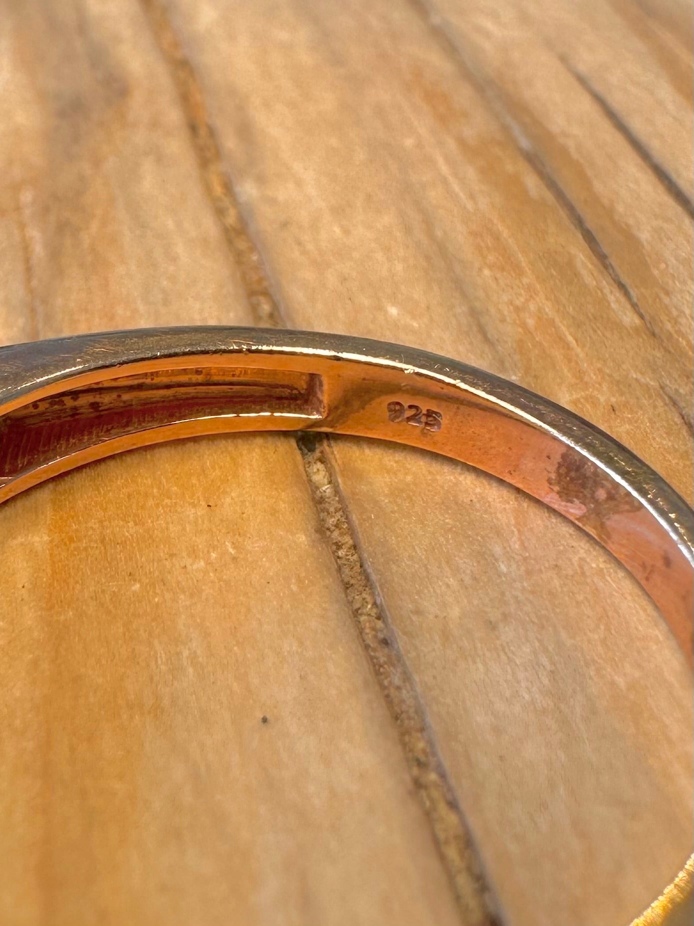 Modern Rose Gold Bar with Dark Stone 925 Silver Size U Ring