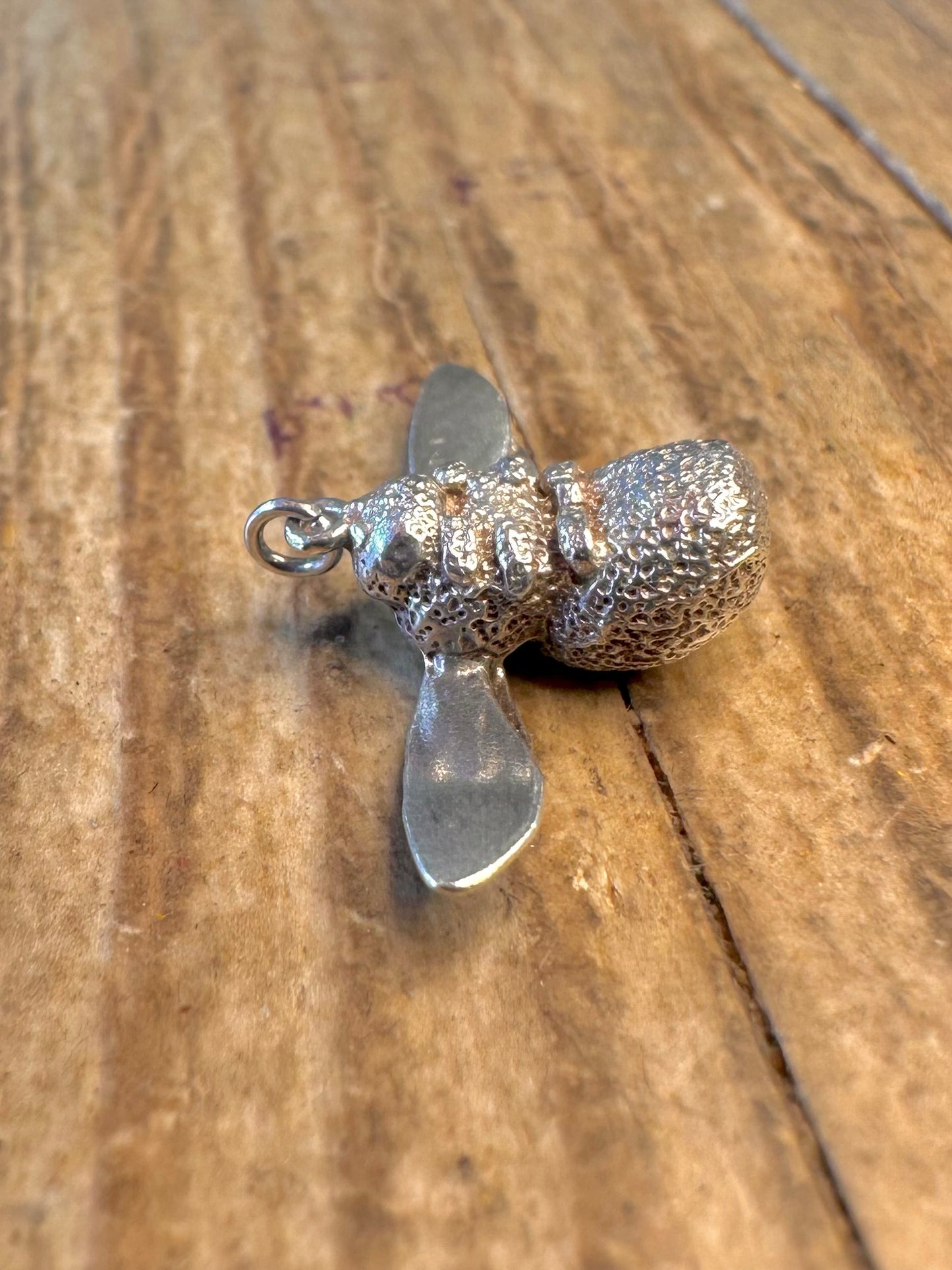 Bienen-Anhänger aus massivem 925er Sterlingsilber