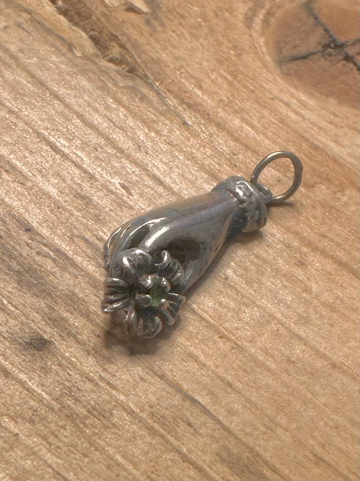 Vintage Hand Green Stone Flower 925 Silver Pendant