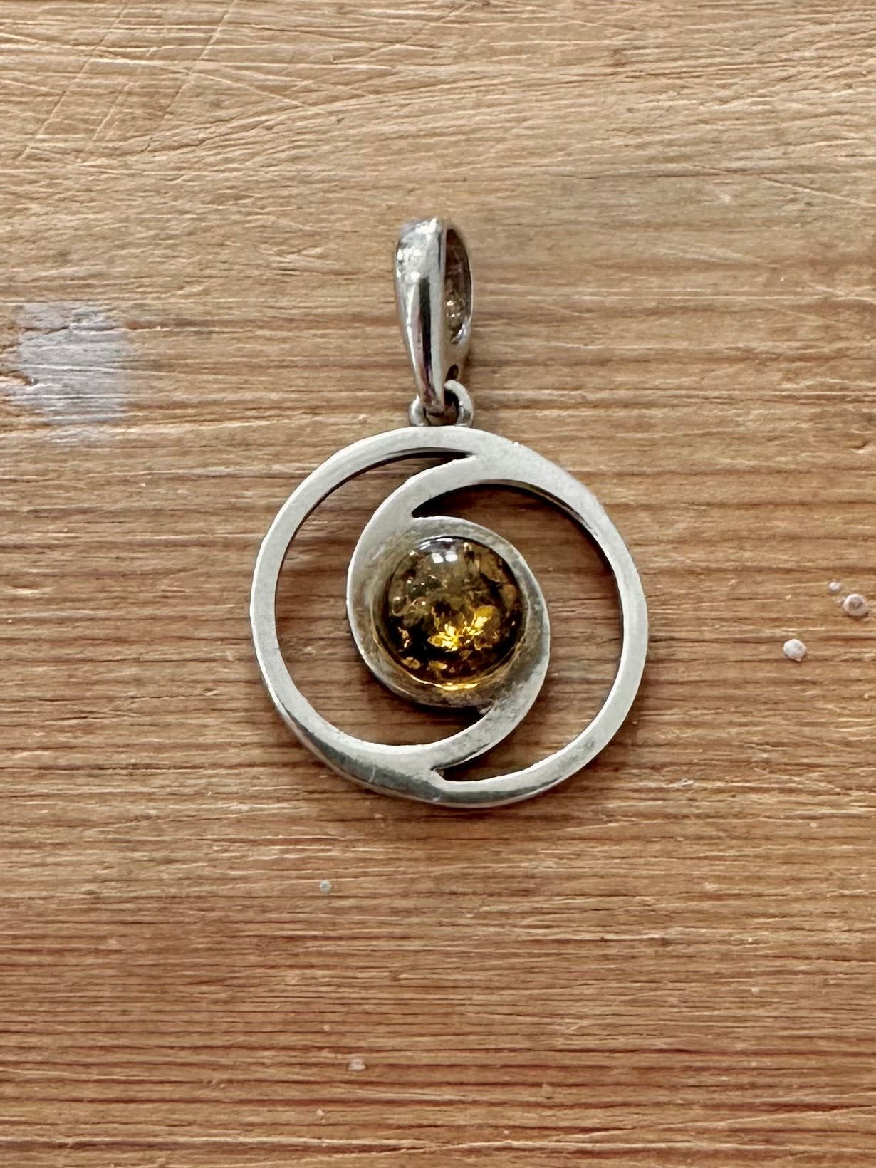 Vintage Green Amber Circle 925 Silver Pendant