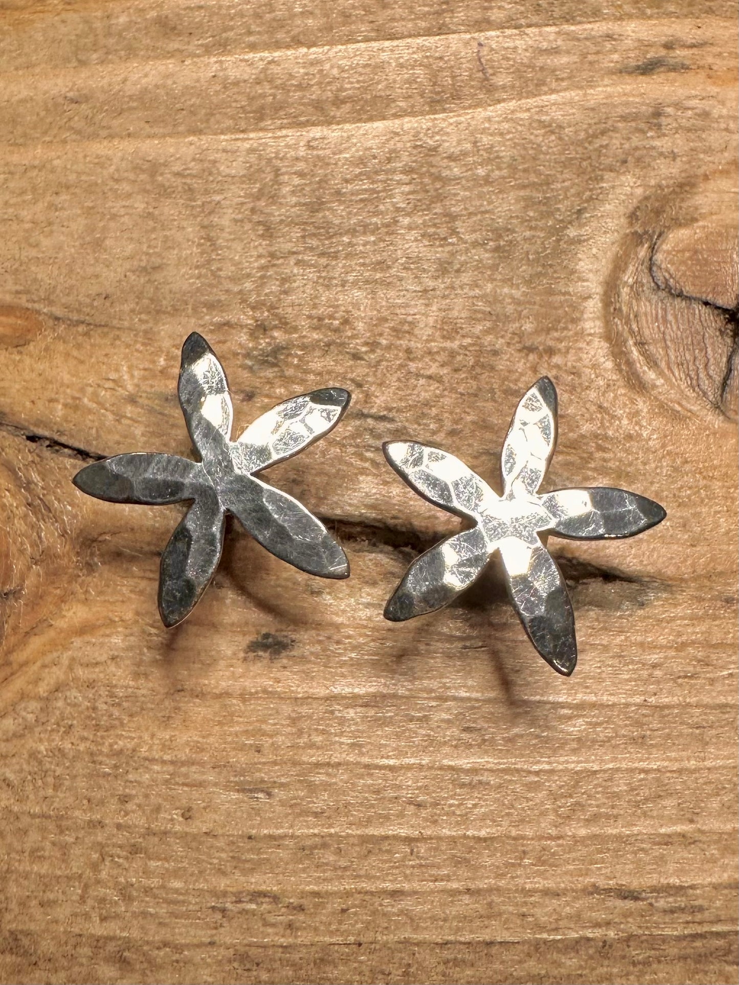 Abstract Hammered Flower 925 Silver Earrings