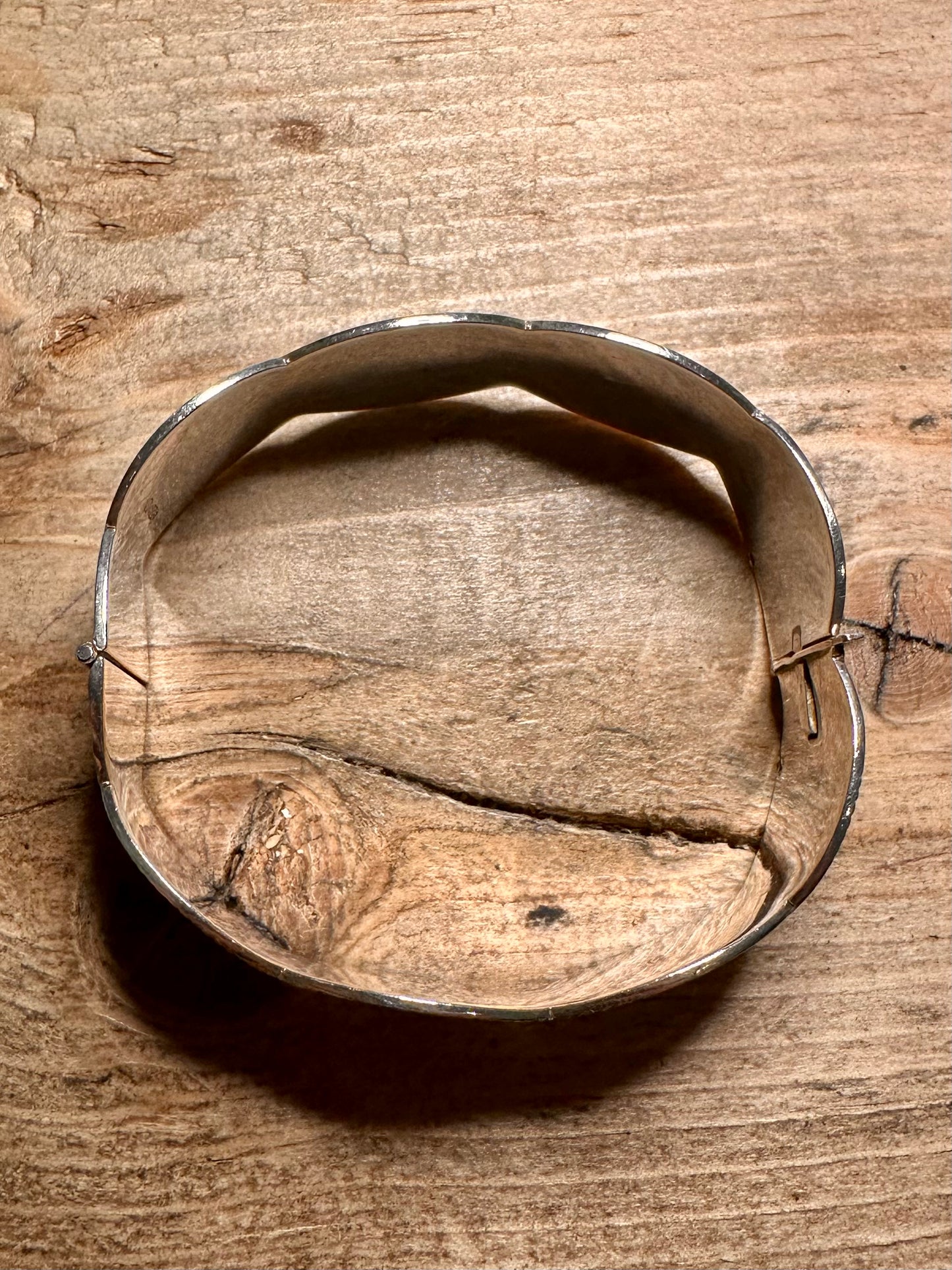 Vintage 1977 Abstract Shape Engraved 925 Silver Bangle