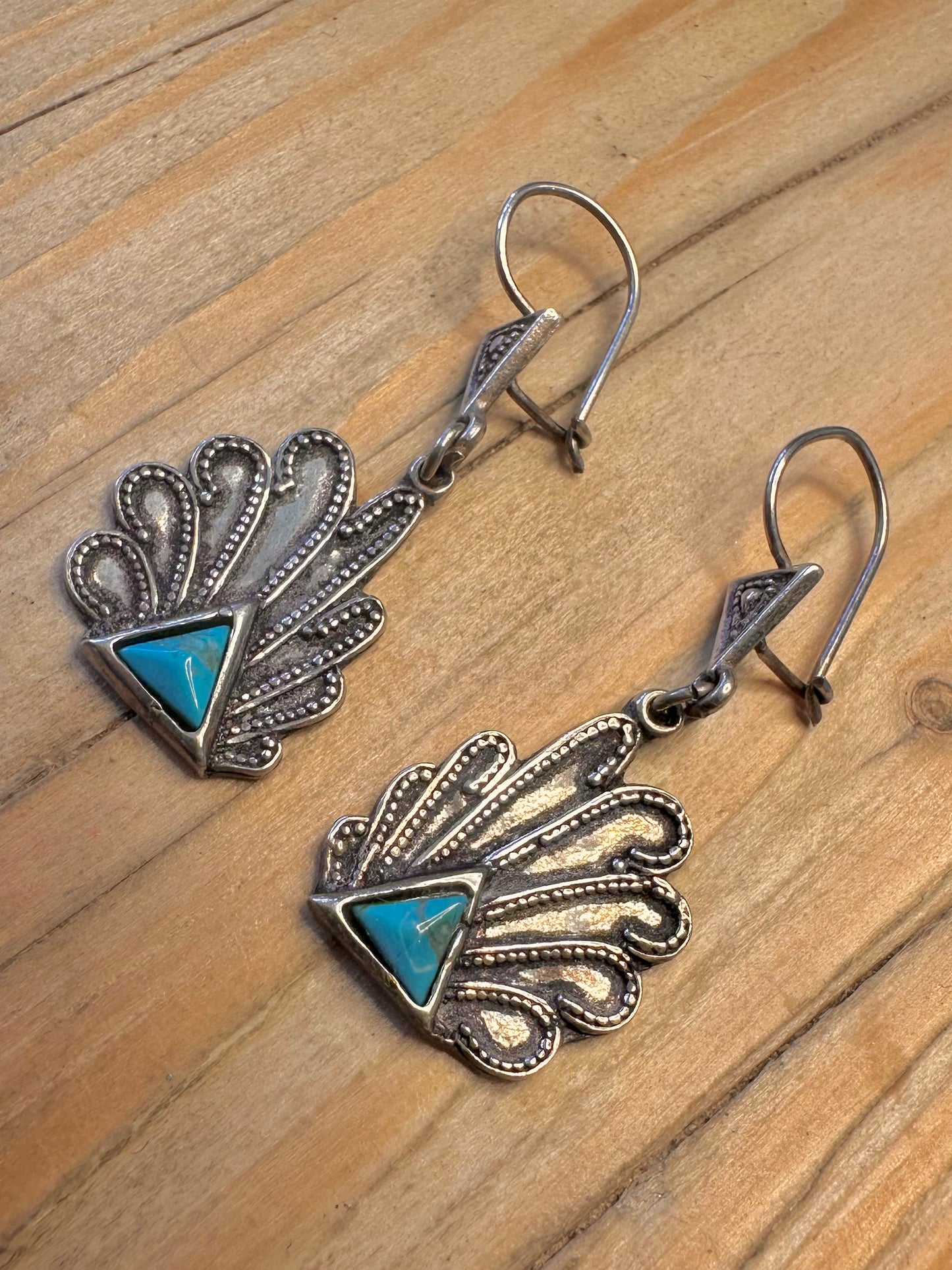 Vintage Turquoise Ornate Maker Pipis 925 Sterling Silver Earrings