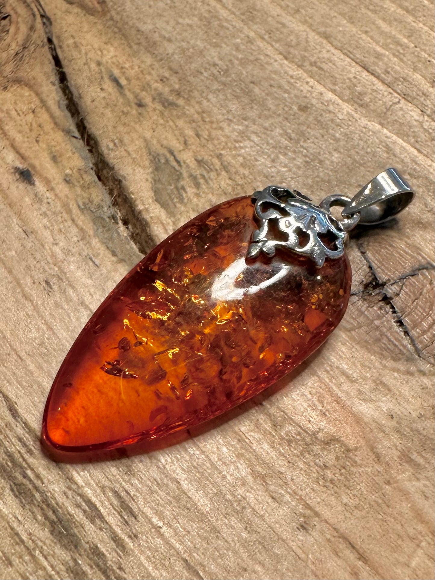 Vintage Floral Design Amber 925 Silver Pendant