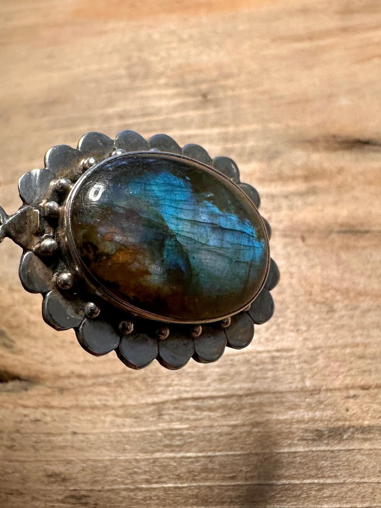 Vintage Labradorite Ornate 925 Silver Pendant
