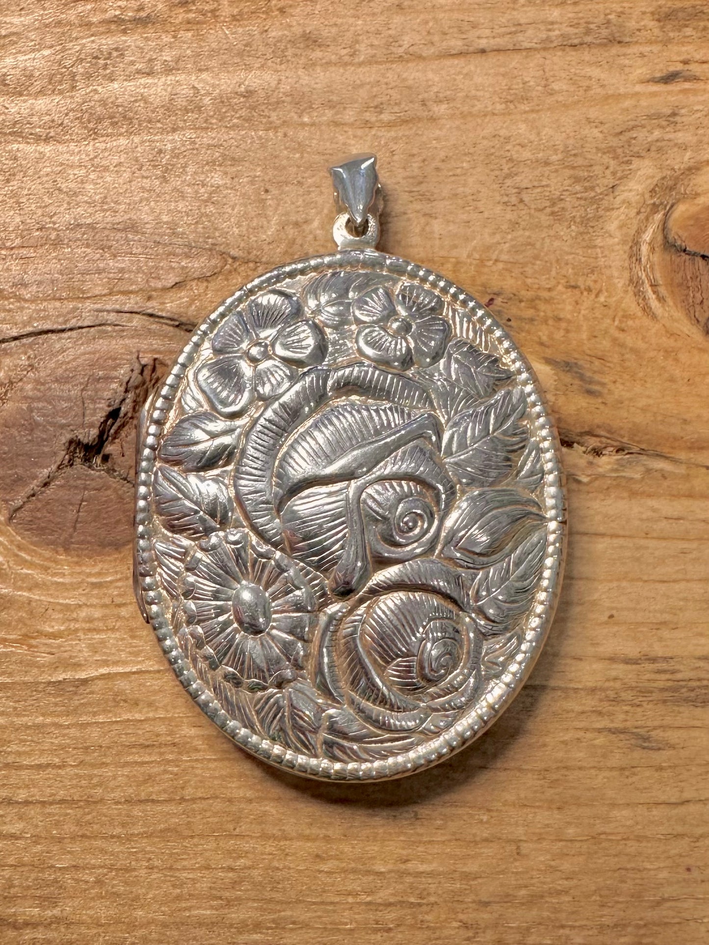 Vintage Large Oval Floral Style 925 Silver Locket Pendant