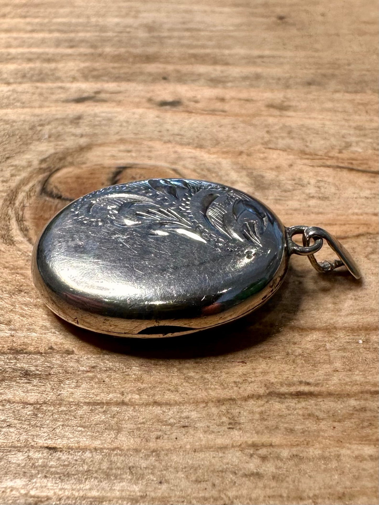 Vintage 1978 Oval Engraved Locket 935 Silver Pendant