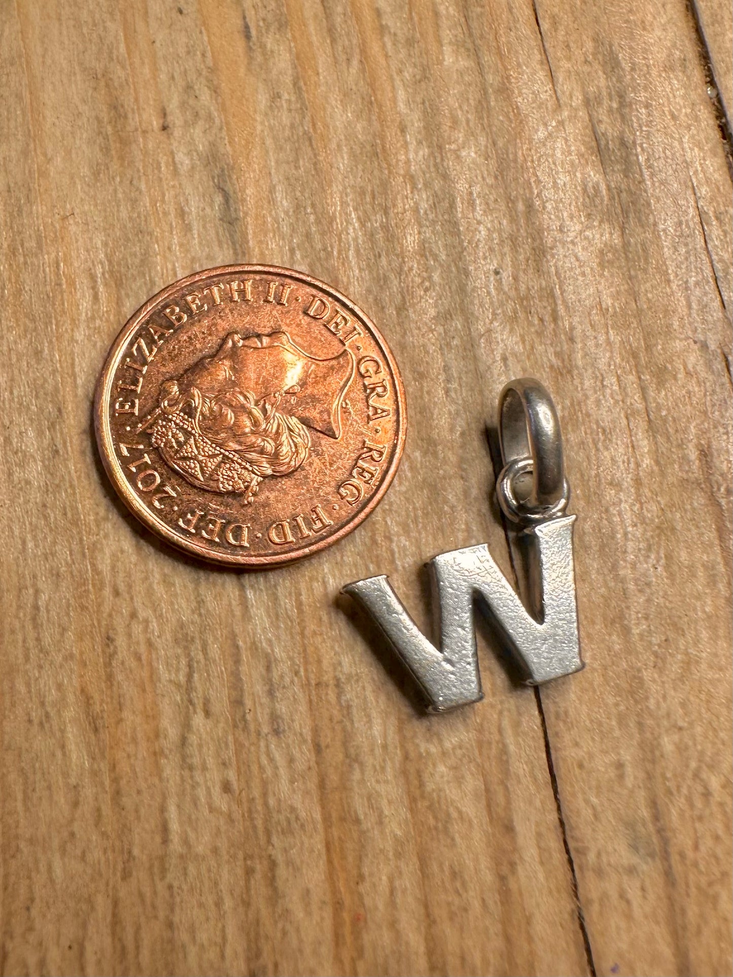 Modern 2007 Links of London W Letter 925 Sterling Silver Pendant