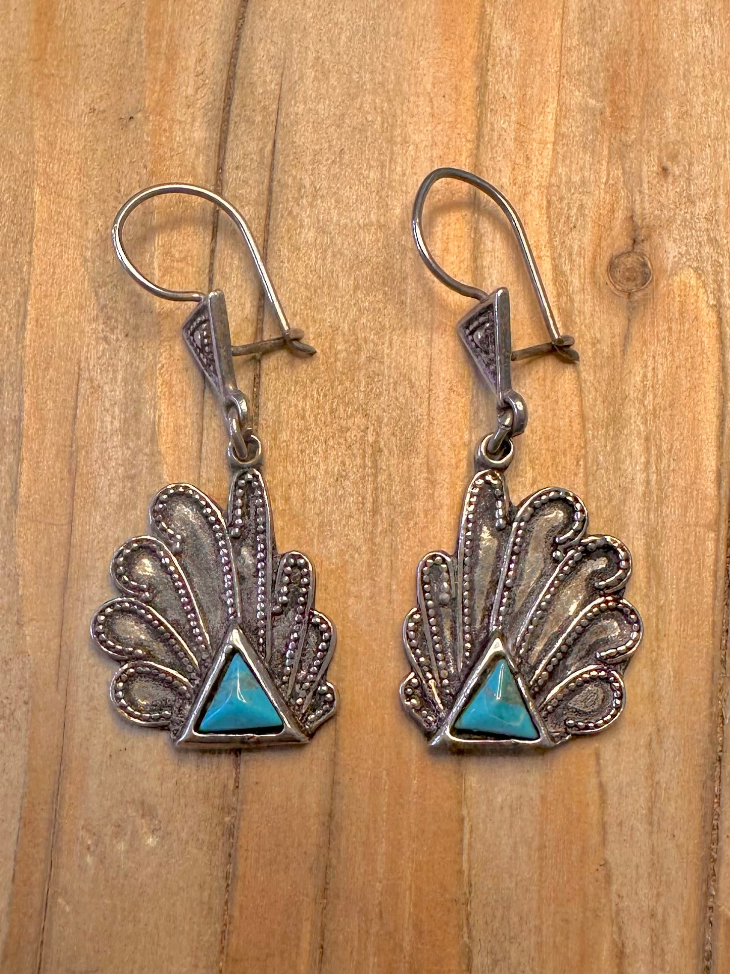 Vintage Turquoise Ornate Maker Pipis 925 Sterling Silver Earrings