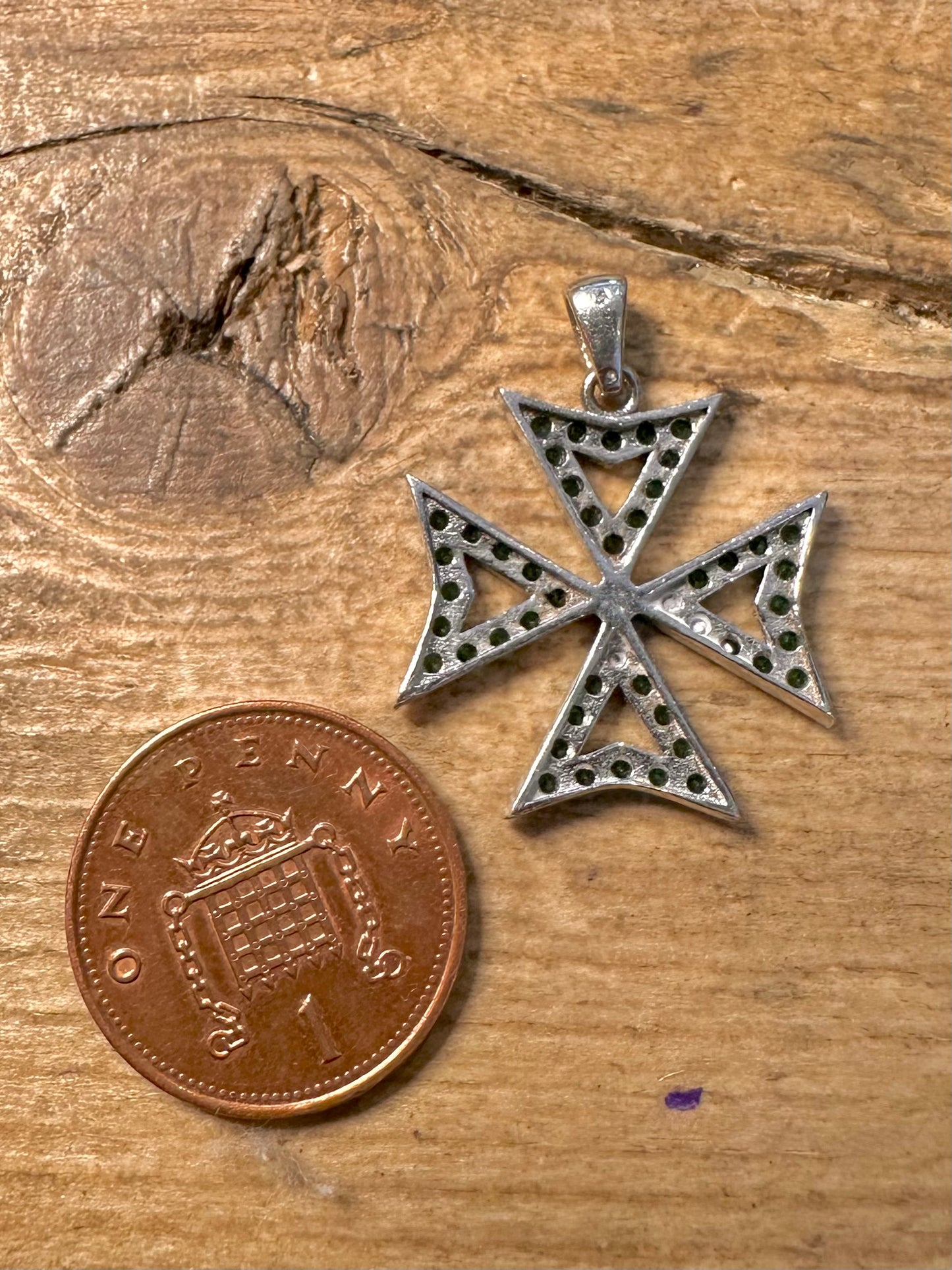 Modern Green and White Cross of Malta 925 Silver Pendant