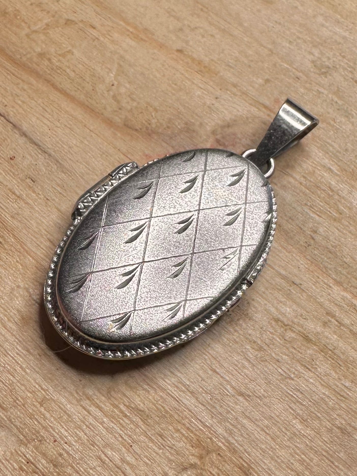 Vintage Engraved Oval Locket 925 Silver Pendant