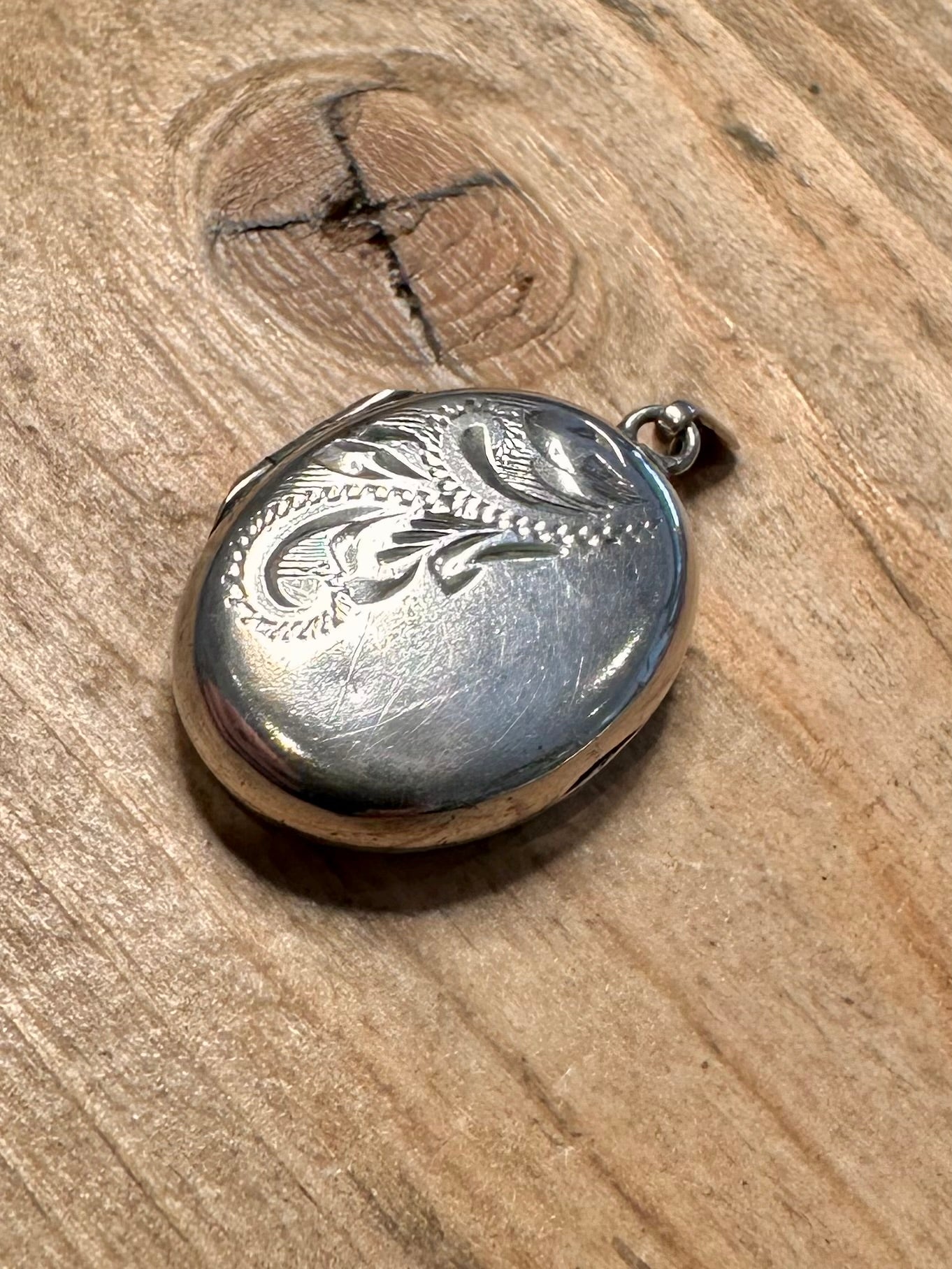 Vintage 1978 Oval Engraved Locket 935 Silver Pendant