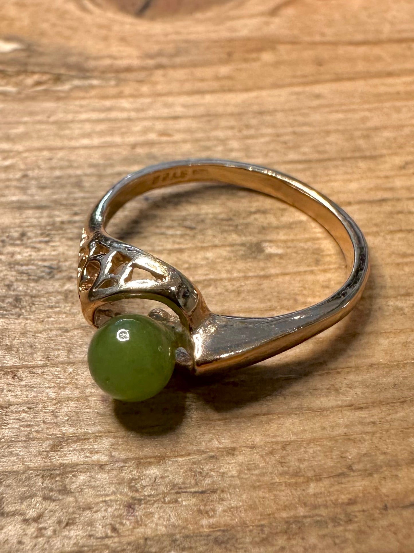 Modern Abstract Jade Ball Gold on 925 Silver Size N Ring