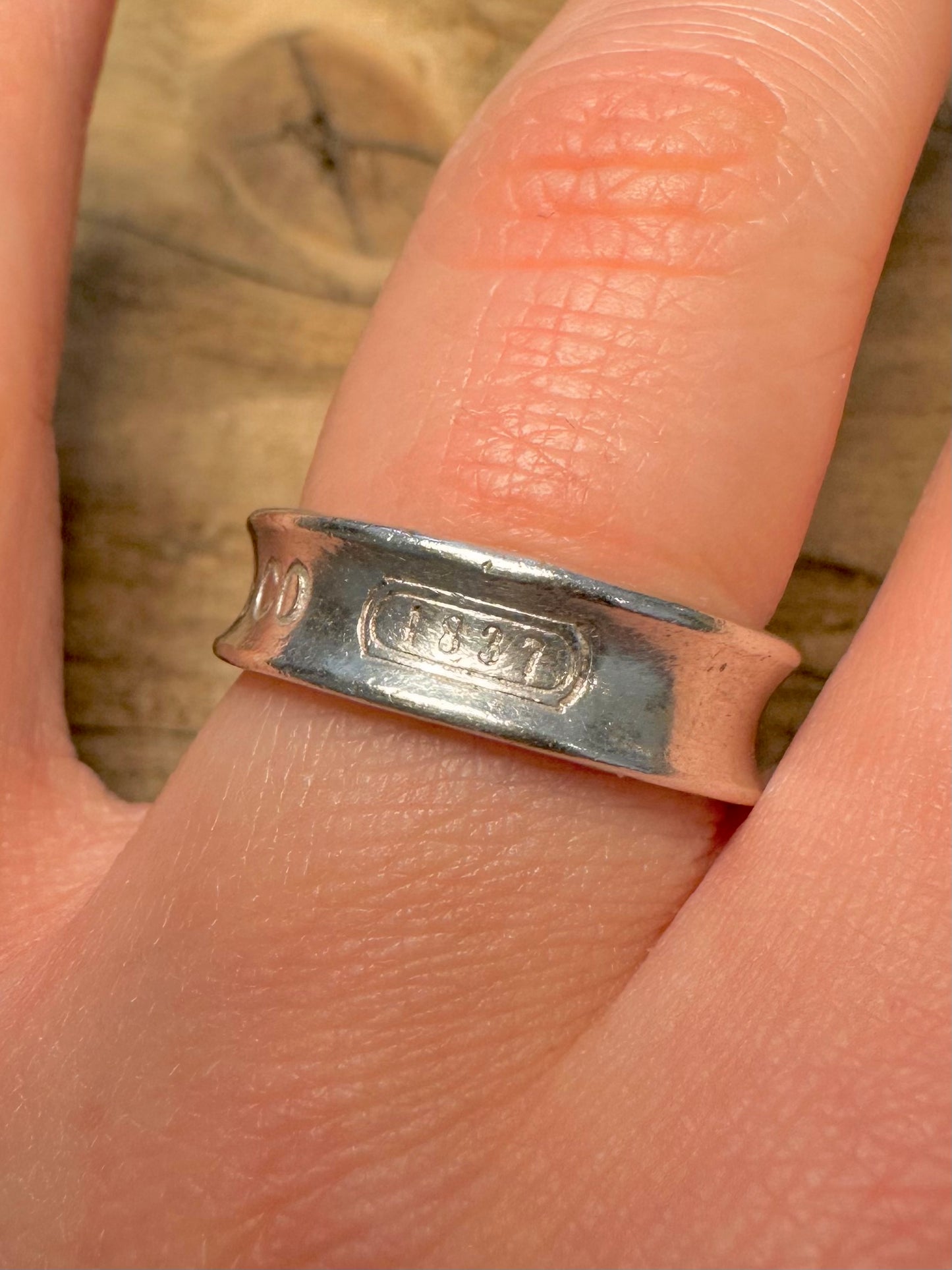 Vintage Tiffany & Co 1997 Style Curved 925 Silver Size Q Ring