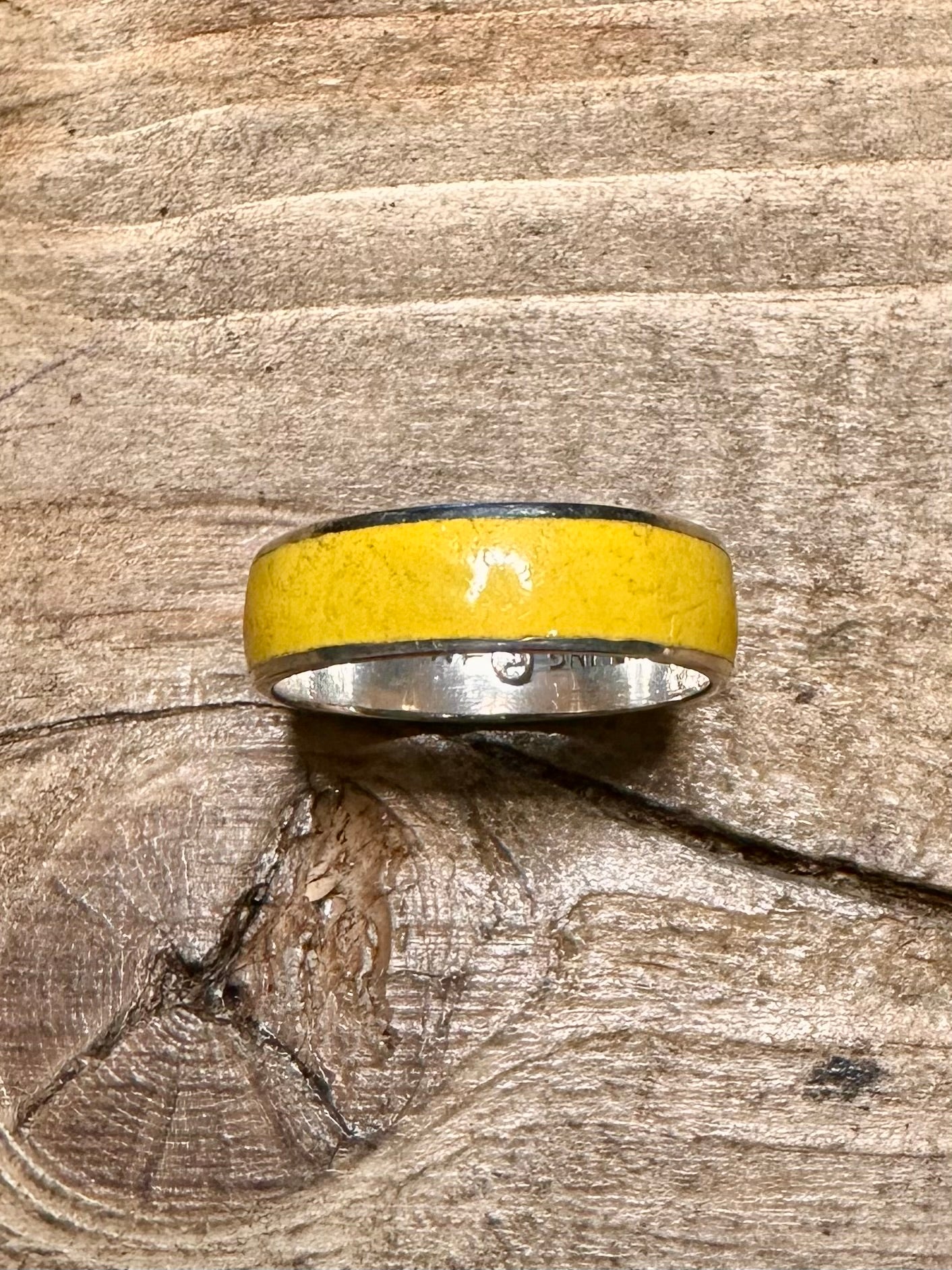 Vintage Yellow Enamel Siam 925 Sterling Silver Band Size P Ring