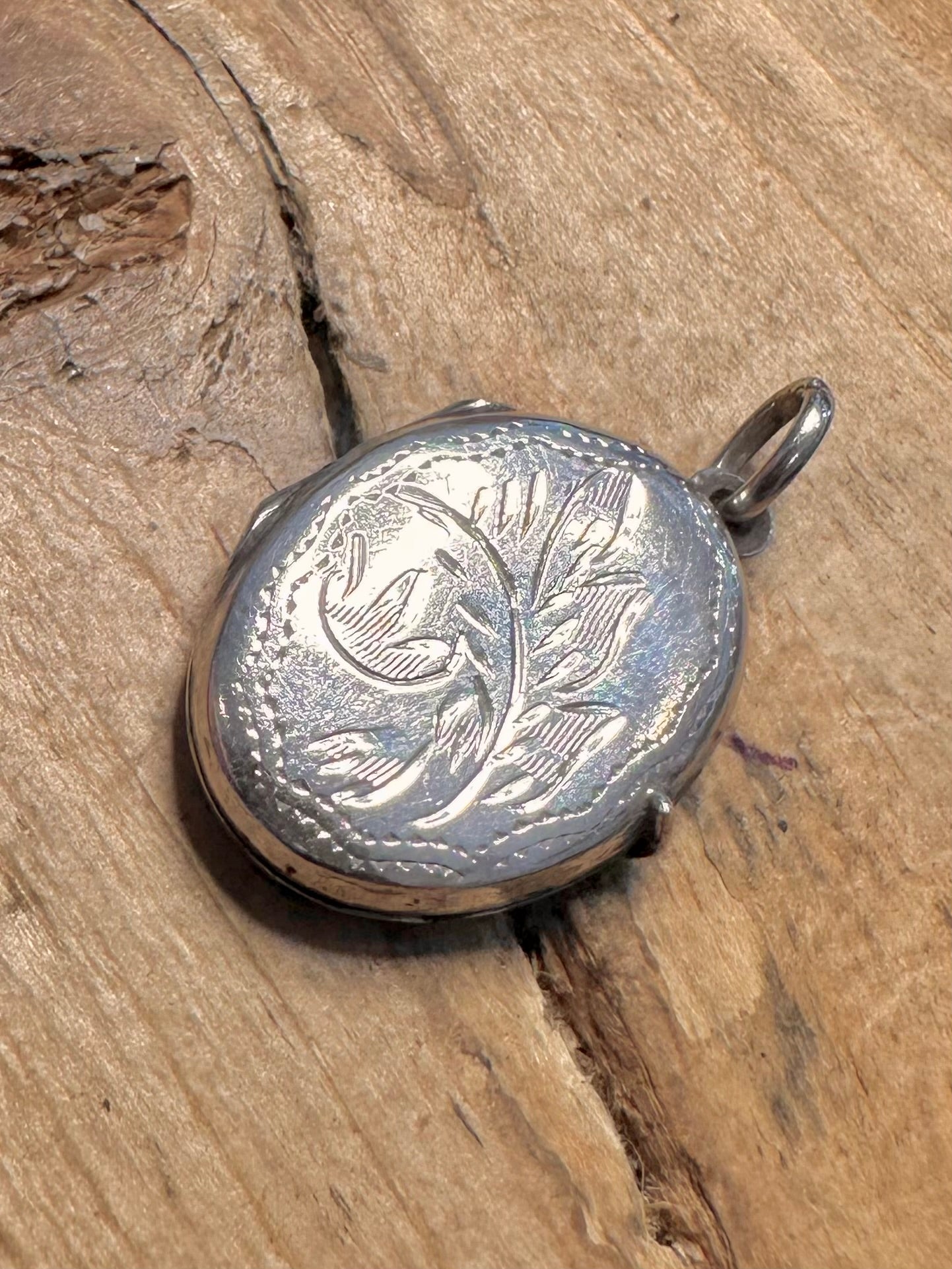 Vintage Engraved Oval Soldered Locket Closed 925 Silver Pendant