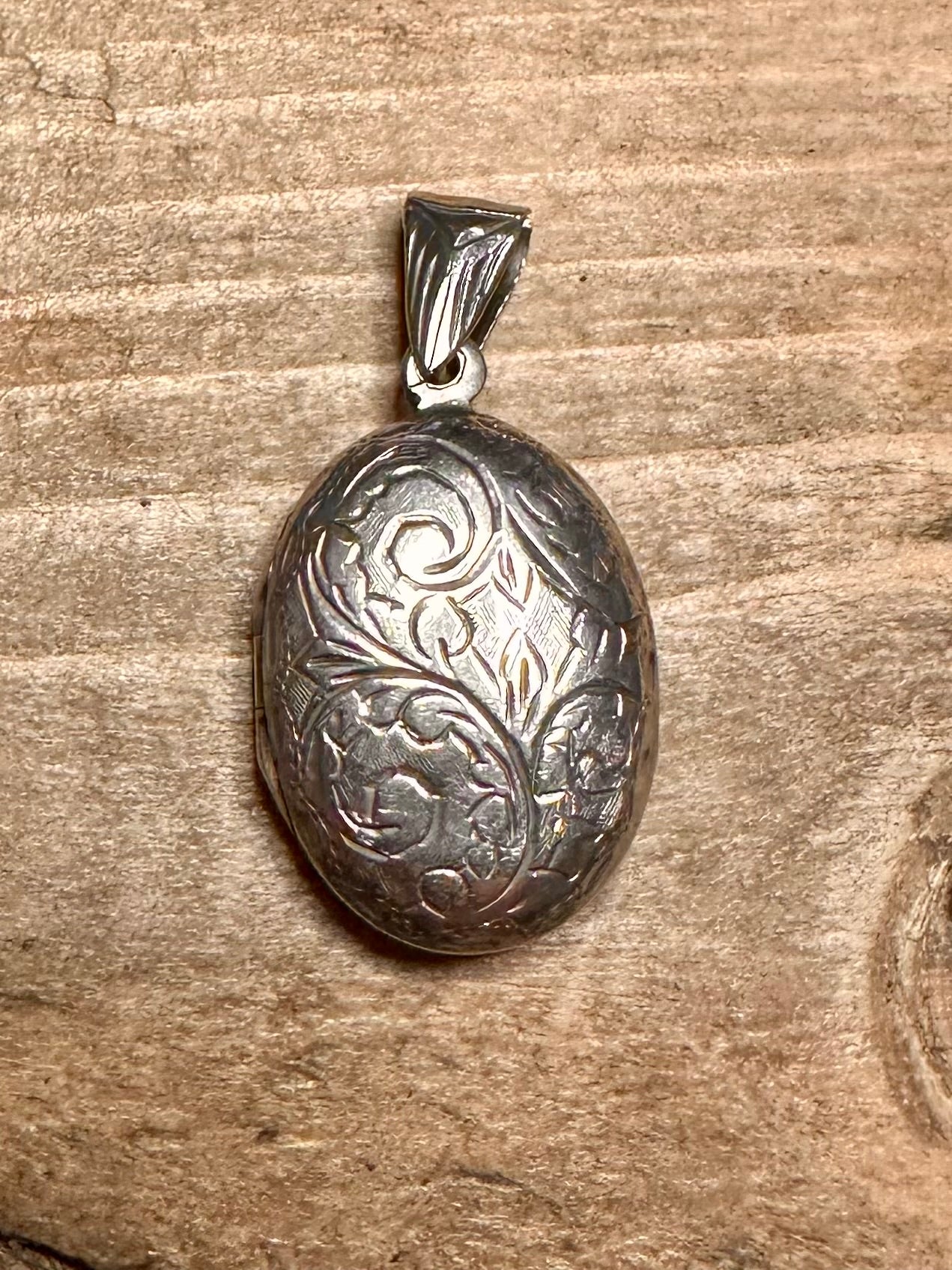 Vintage Engraved Oval Locket 925 Silver Pendant