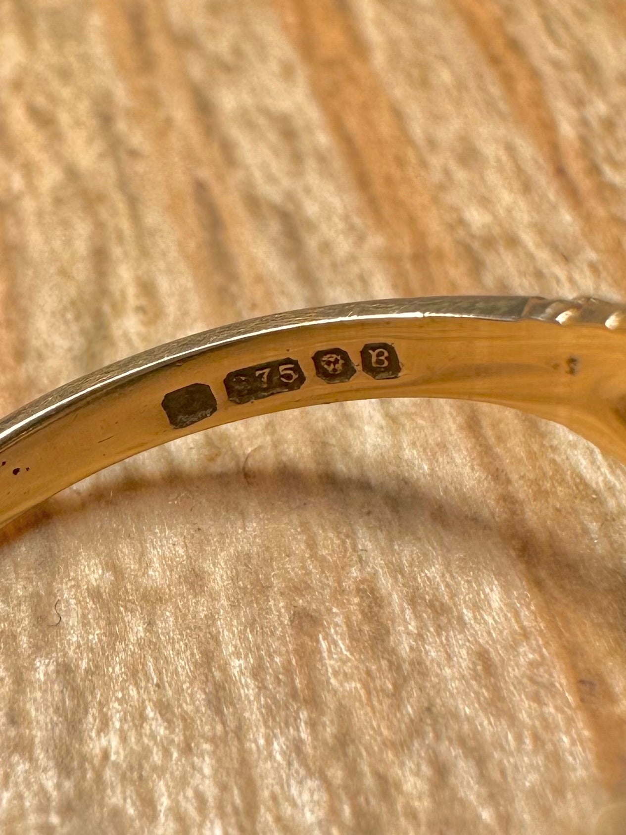 Vintage 1976 9ct Gold Blue Topaz Claw Mount Size M Ring