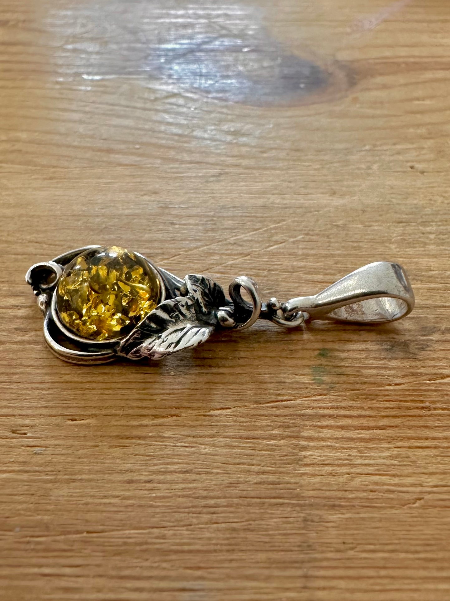 Vintage Green Amber Ornate Floral 925 Silver Pendant