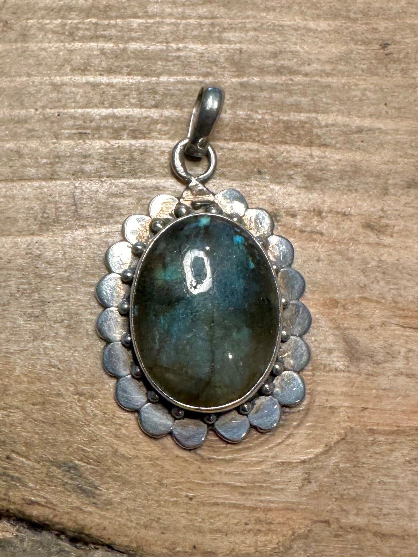 Vintage Labradorite Ornate 925 Silver Pendant