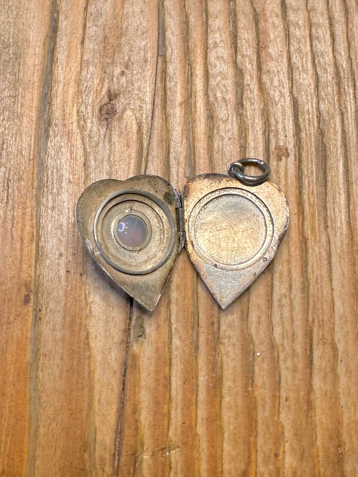 Opal Herzförmiger 925er Sterlingsilber Medaillon-Anhänger